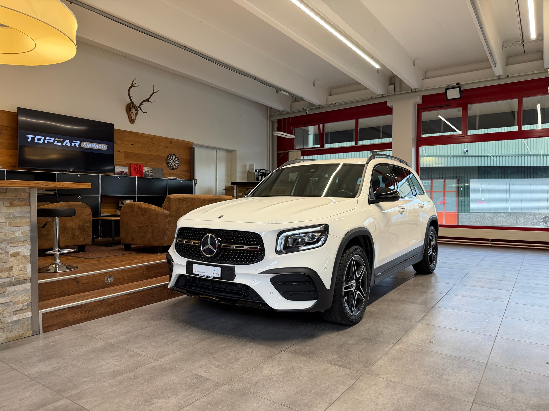 MERCEDES-BENZ GLB 250 AMG Line 8G-Tronic-showroom-element-1