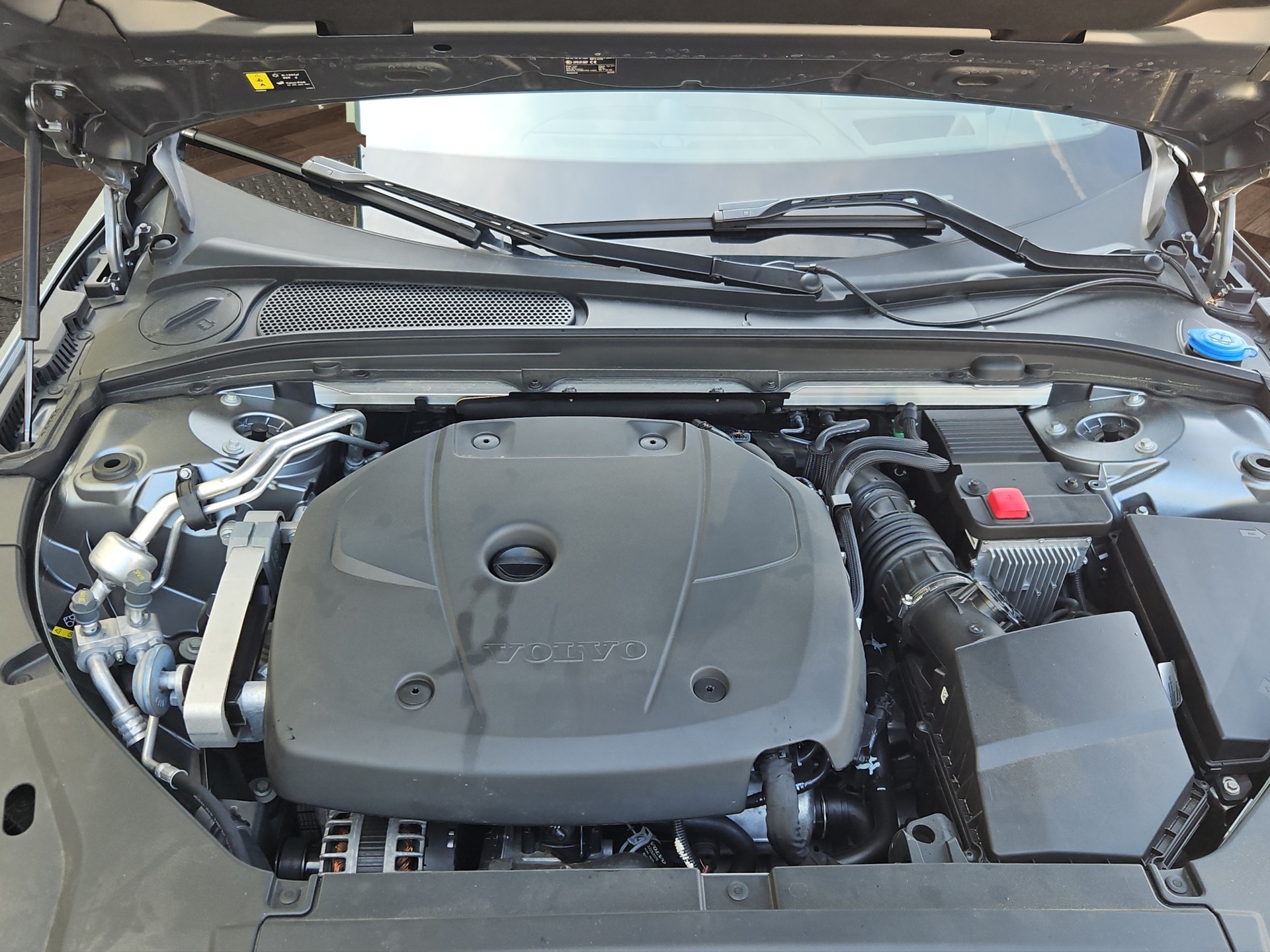 VOLVO V90 T6 AWD R-Design Geartronic-image-11