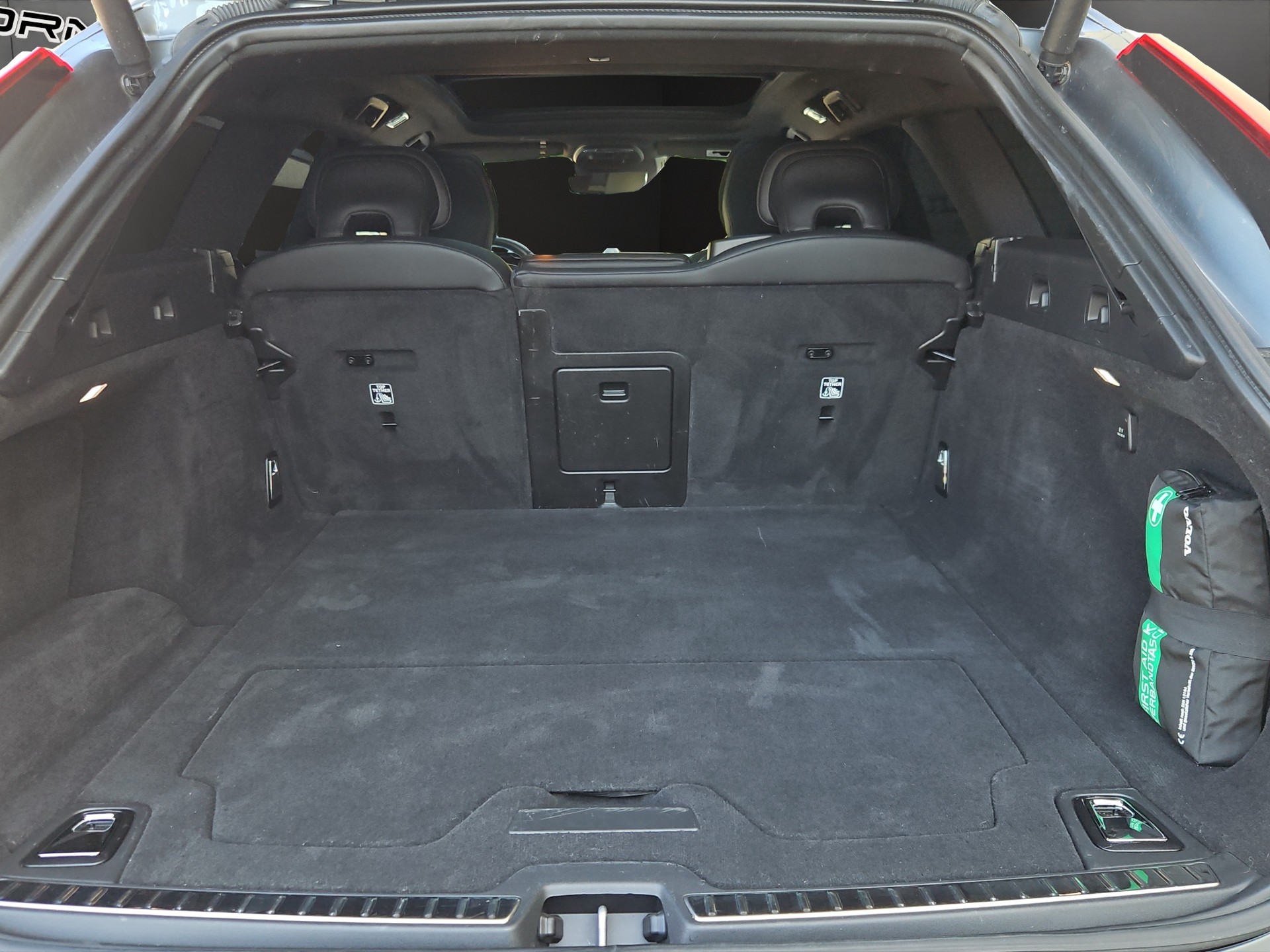 VOLVO V90 T6 AWD R-Design Geartronic-image-10