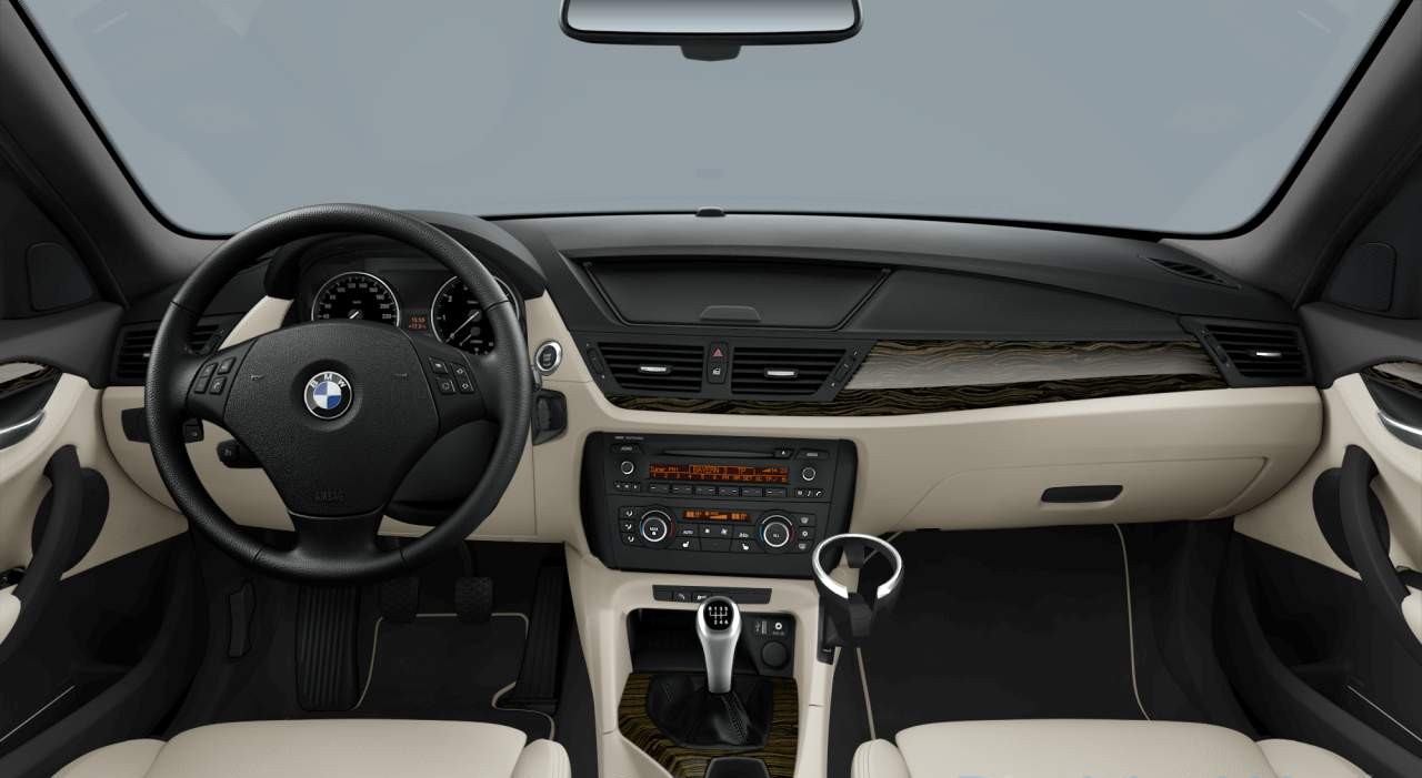 BMW X1 sDrive 18i-image-1