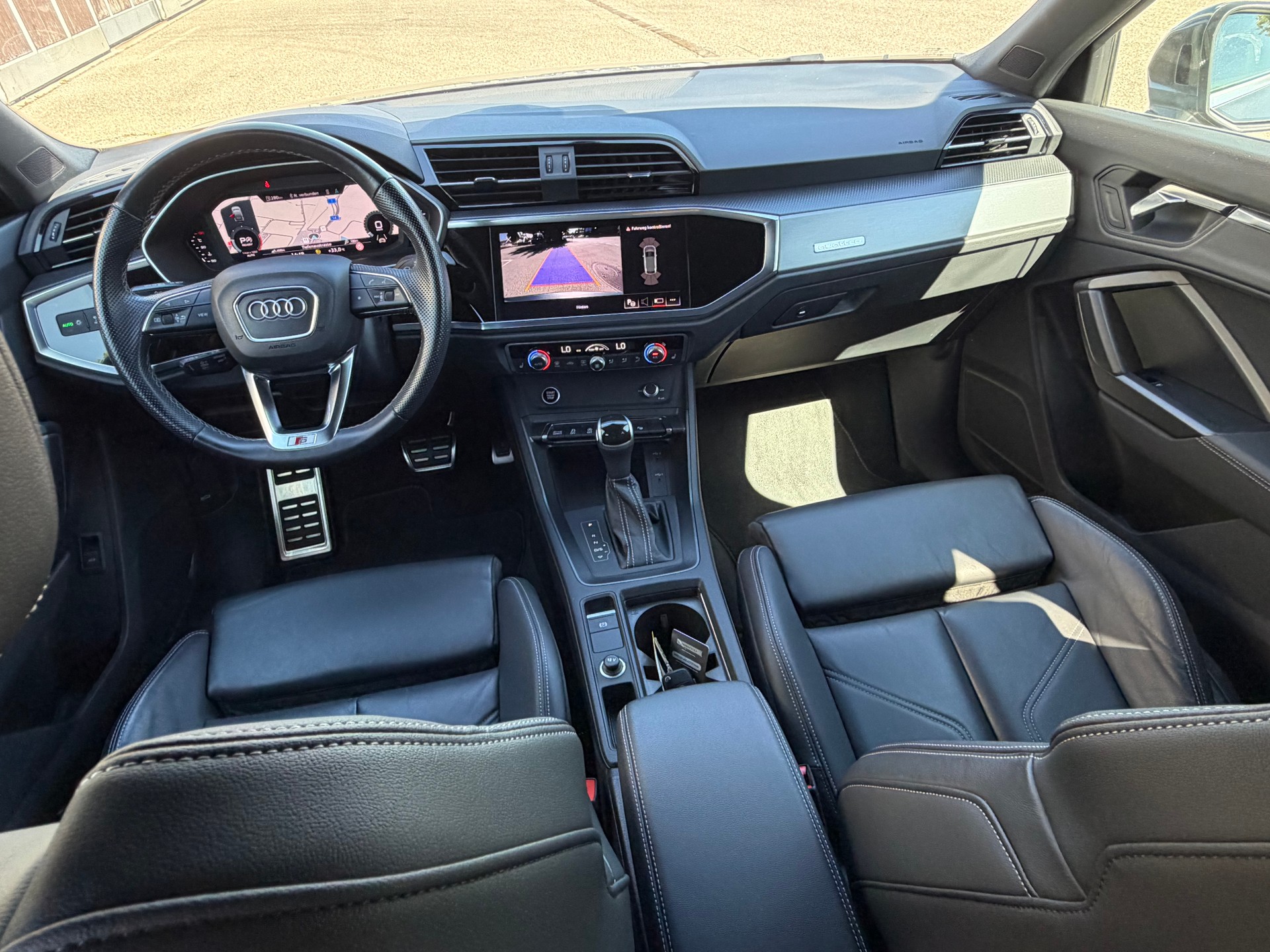 AUDI Q3 Sportback 35 TDI S line quattro S-tronic-image-6