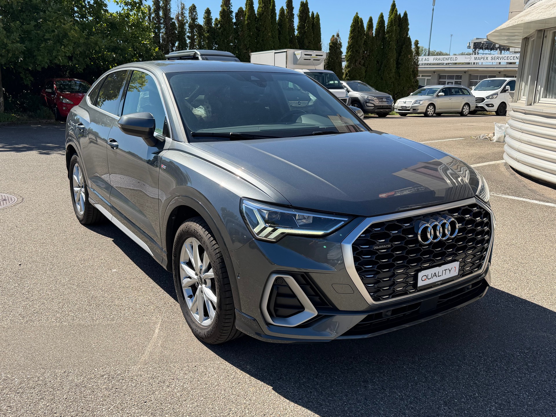 AUDI Q3 Sportback 35 TDI S line quattro S-tronic-image-2