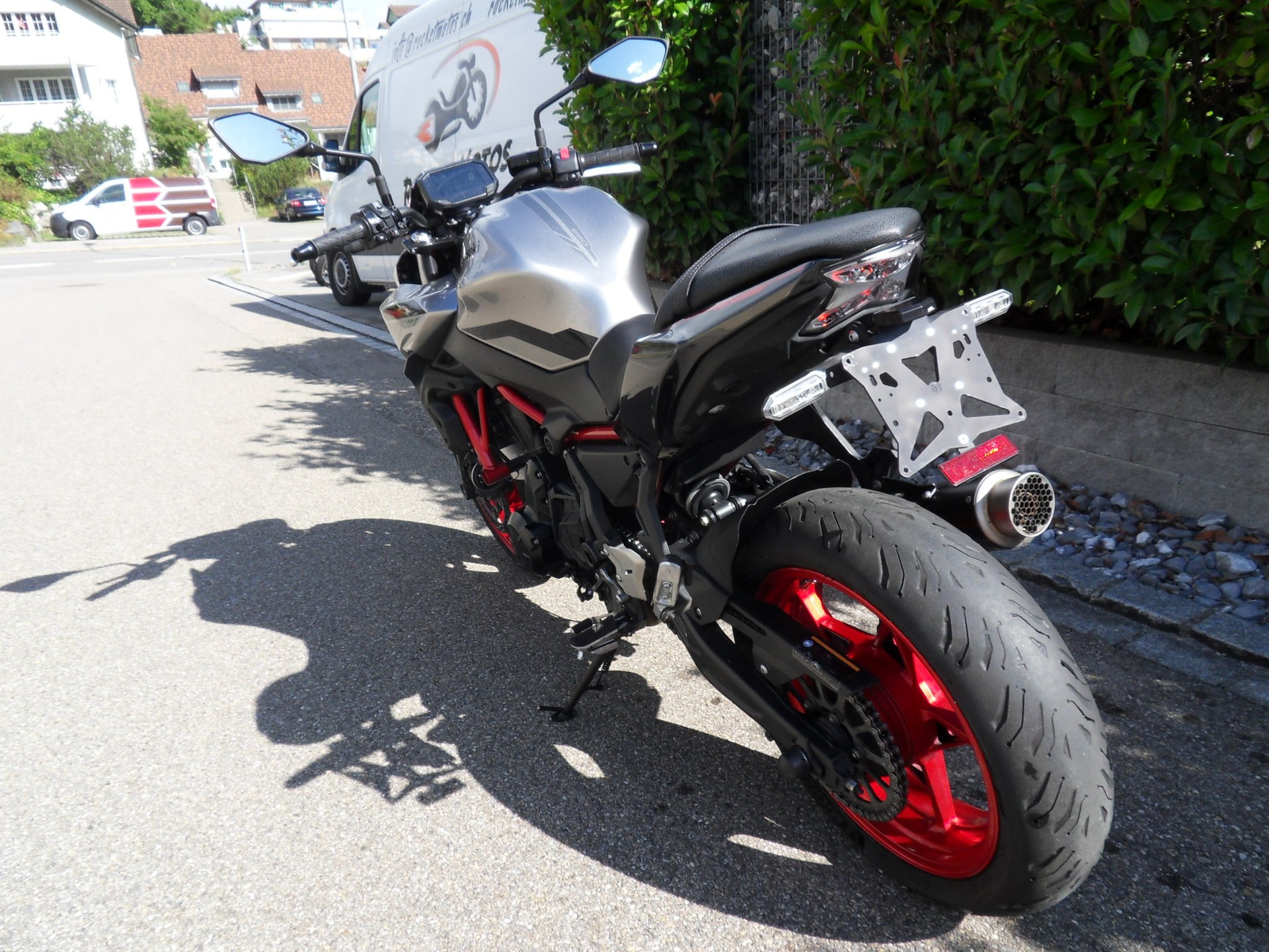 KAWASAKI Z 650-image-5