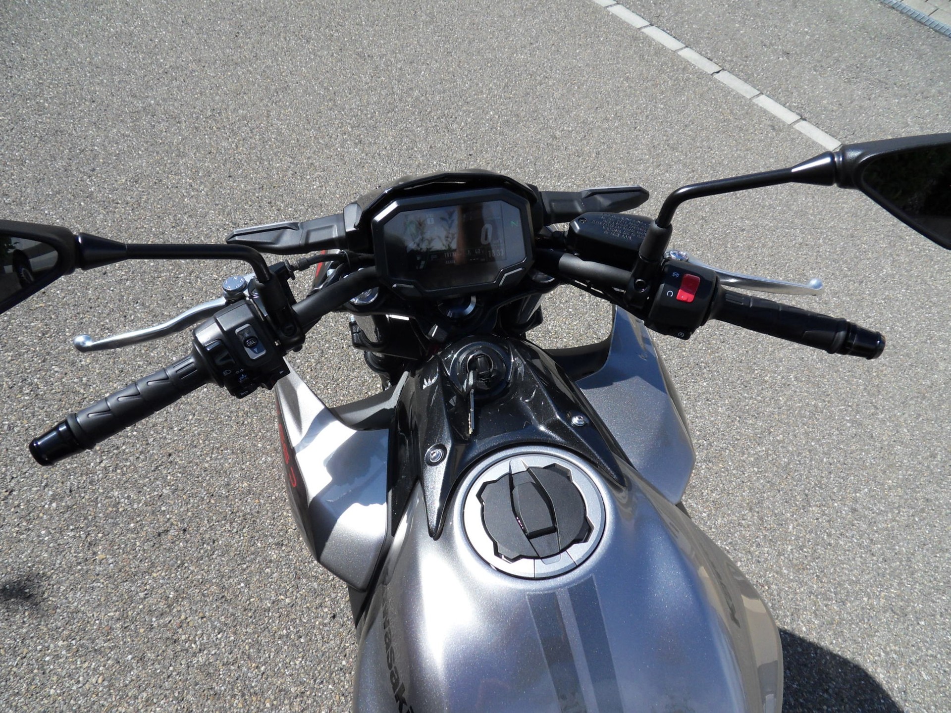 KAWASAKI Z 650-image-2