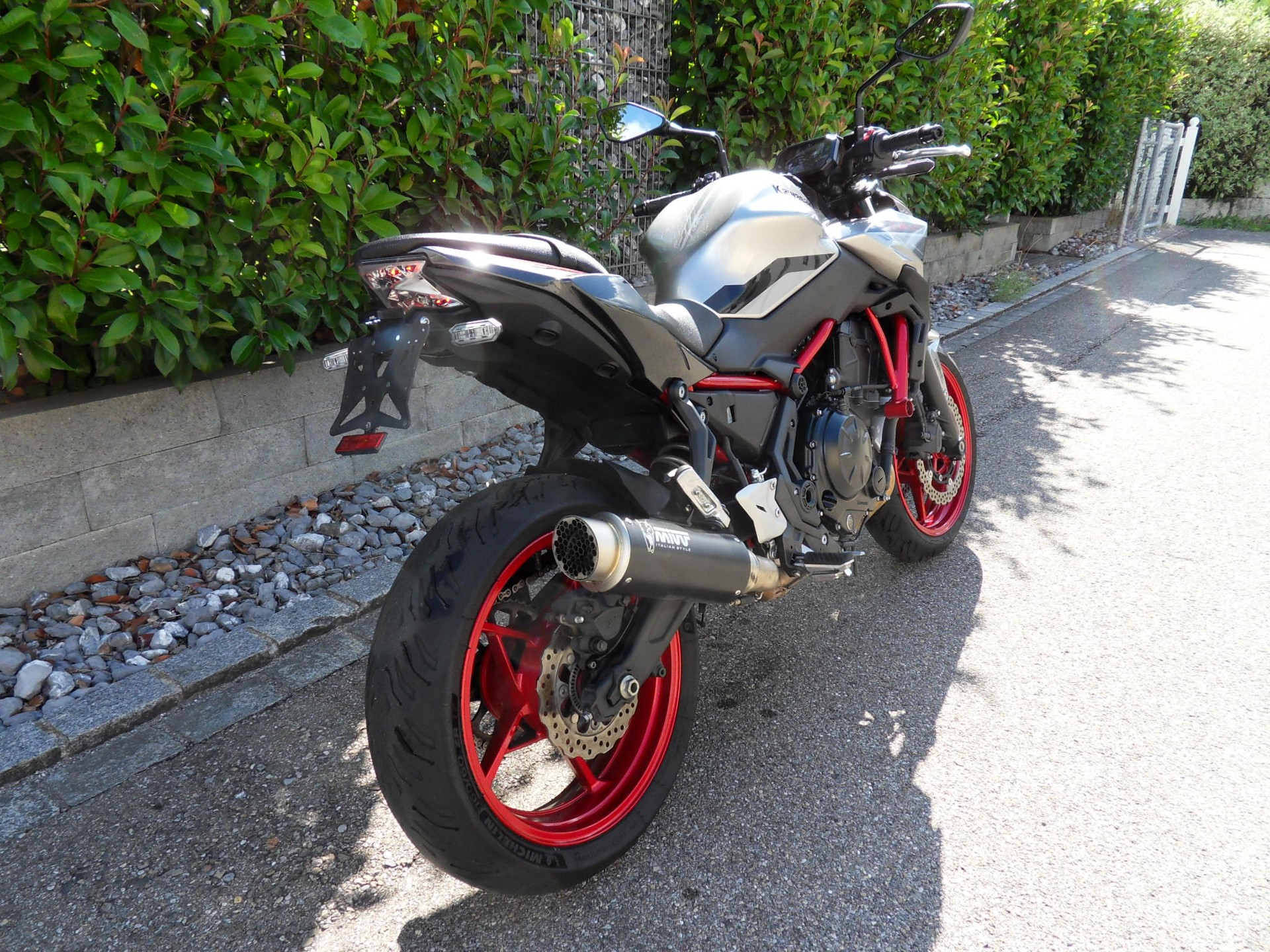 KAWASAKI Z 650-image-7