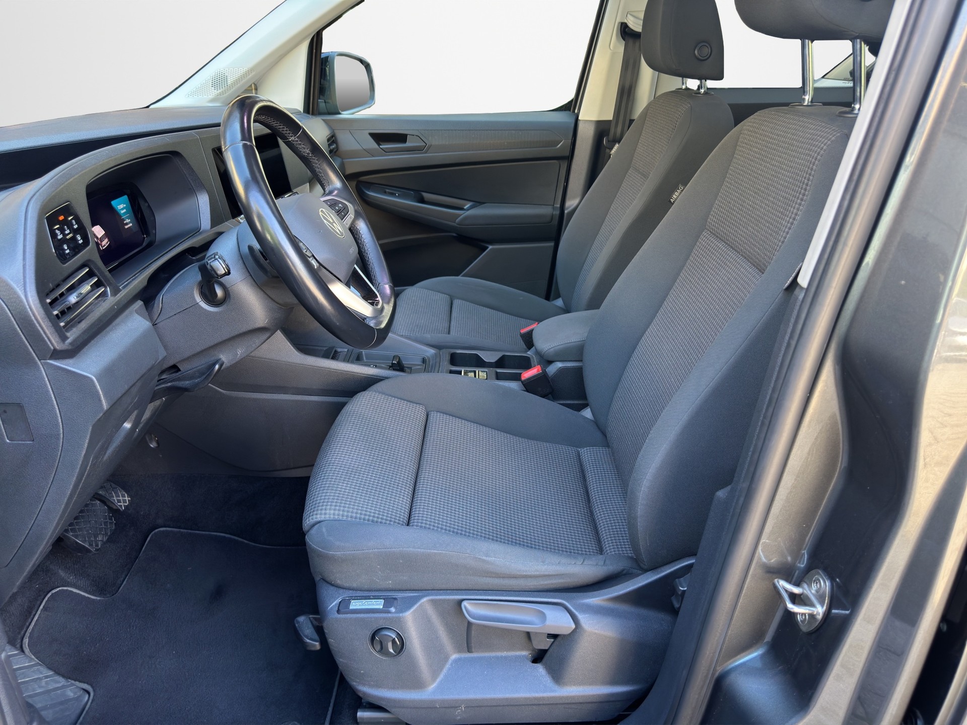 VW Caddy 2.0 TDI Liberty DSG-image-8