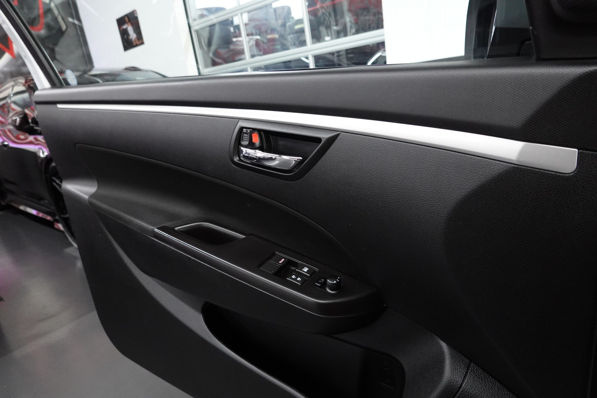SUZUKI SWIFT 1.6i 16V SPORT PERL CH-FZ-image-25