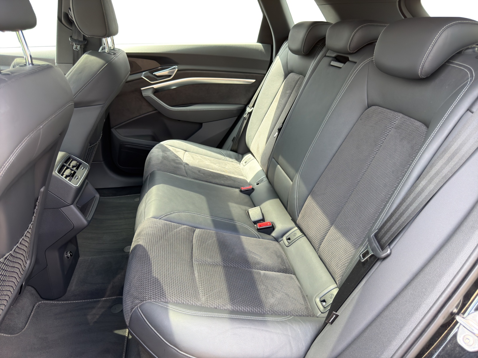 AUDI e-tron 55 quattro-image-15