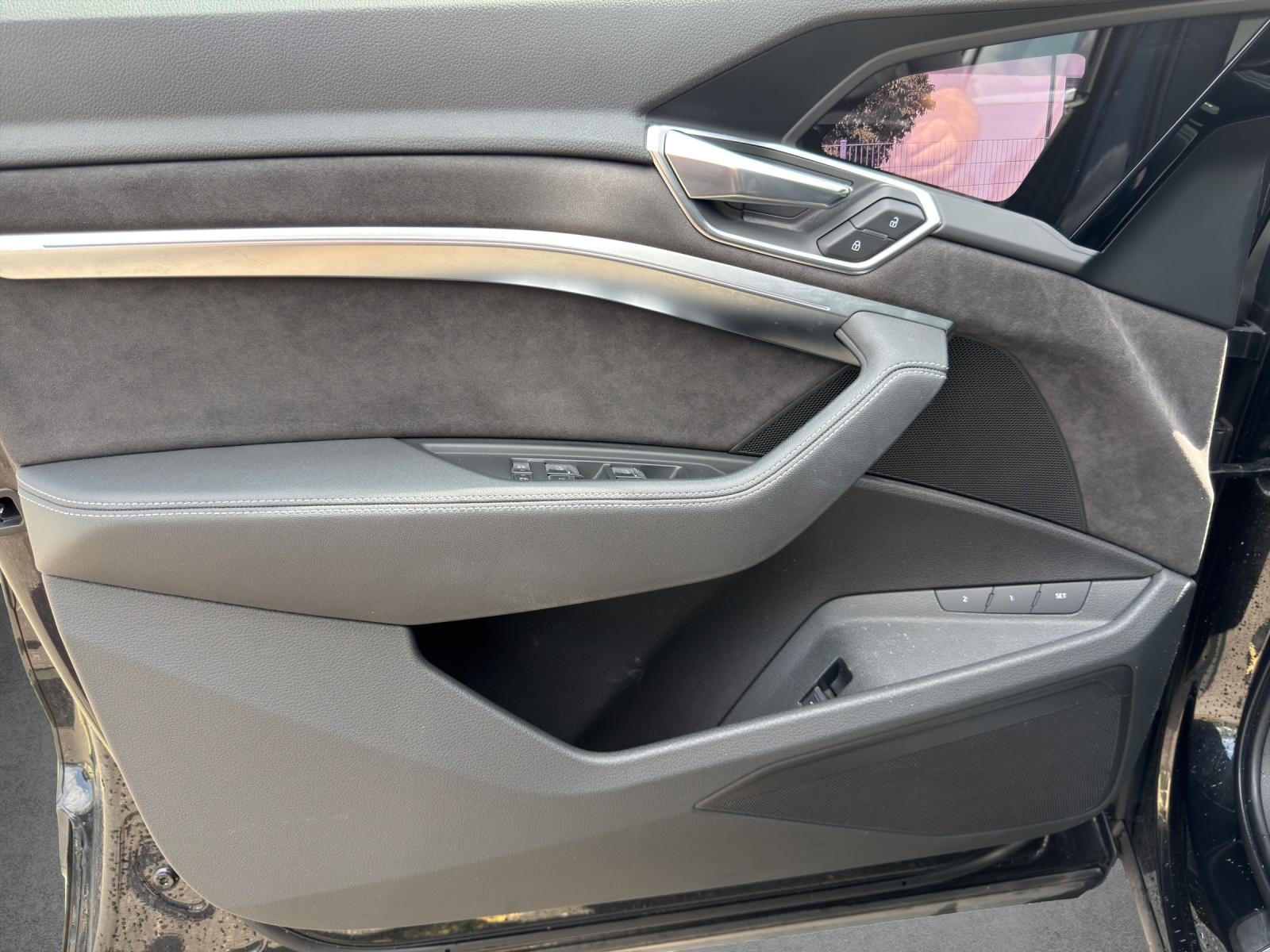 AUDI e-tron 55 quattro-image-16
