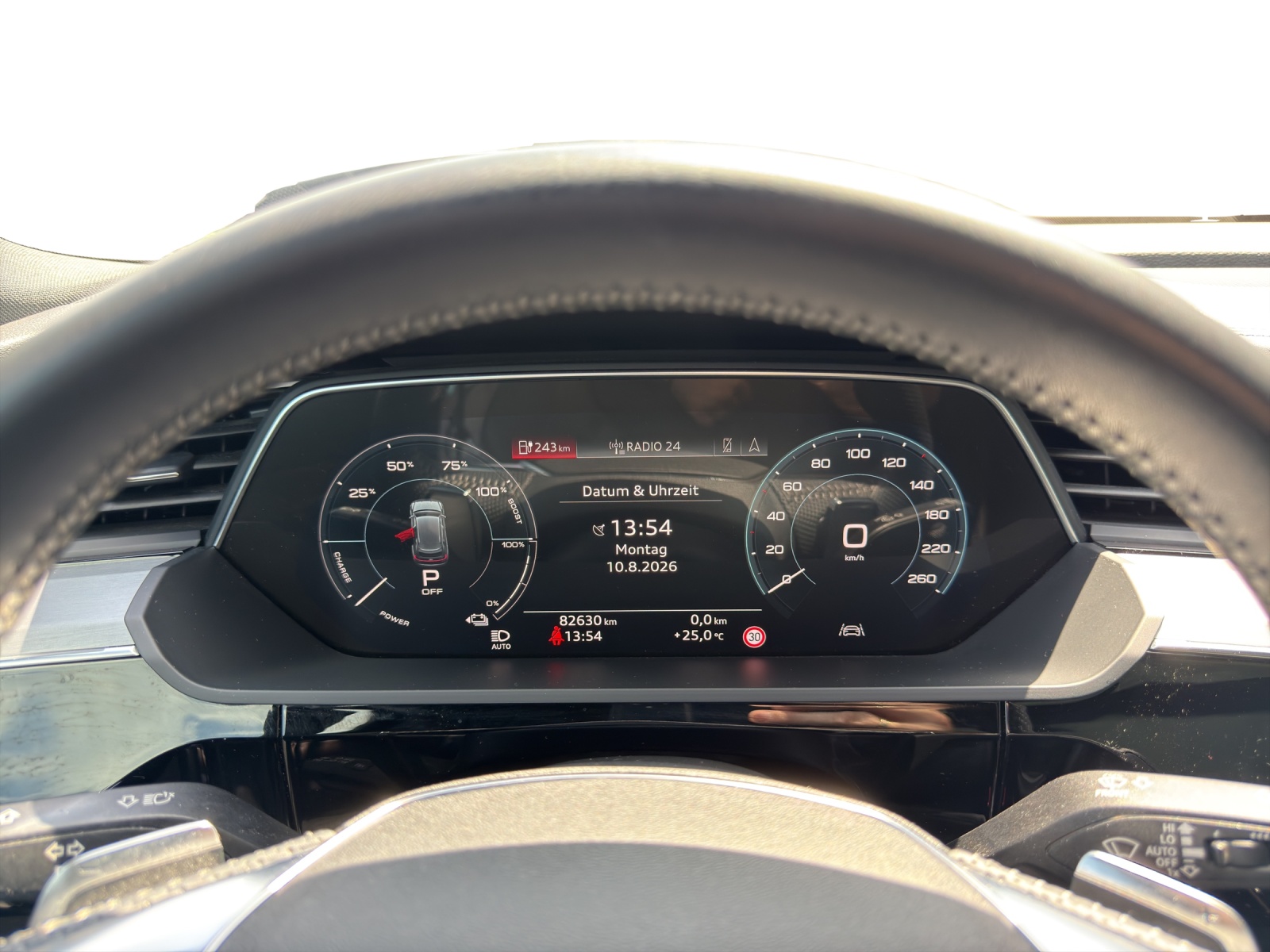 AUDI e-tron 55 quattro-image-11