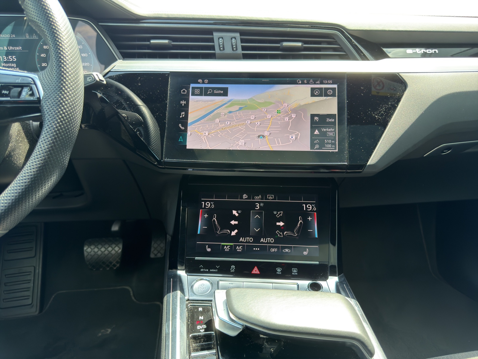 AUDI e-tron 55 quattro-image-9