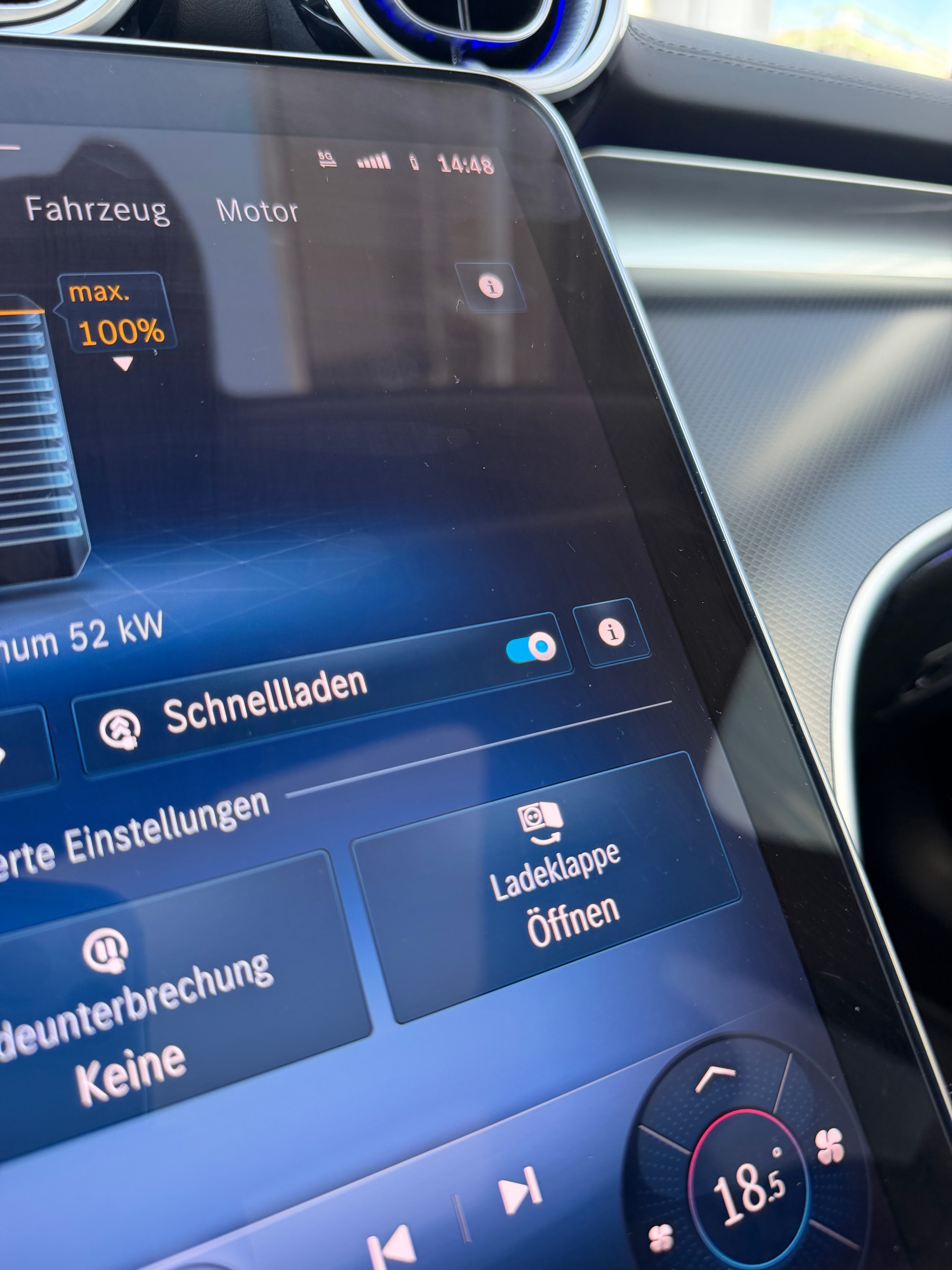 MERCEDES-BENZ C 300e AMG Line 4 Matic EQ Hybrid-image-39