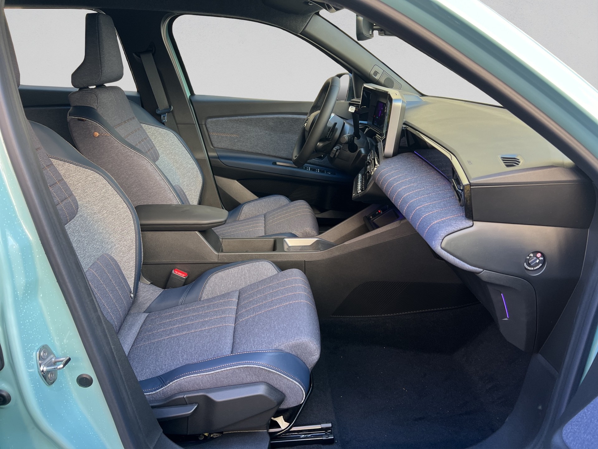 RENAULT R4 E-Tech Comfort Range 52 kWh Techno-image-9