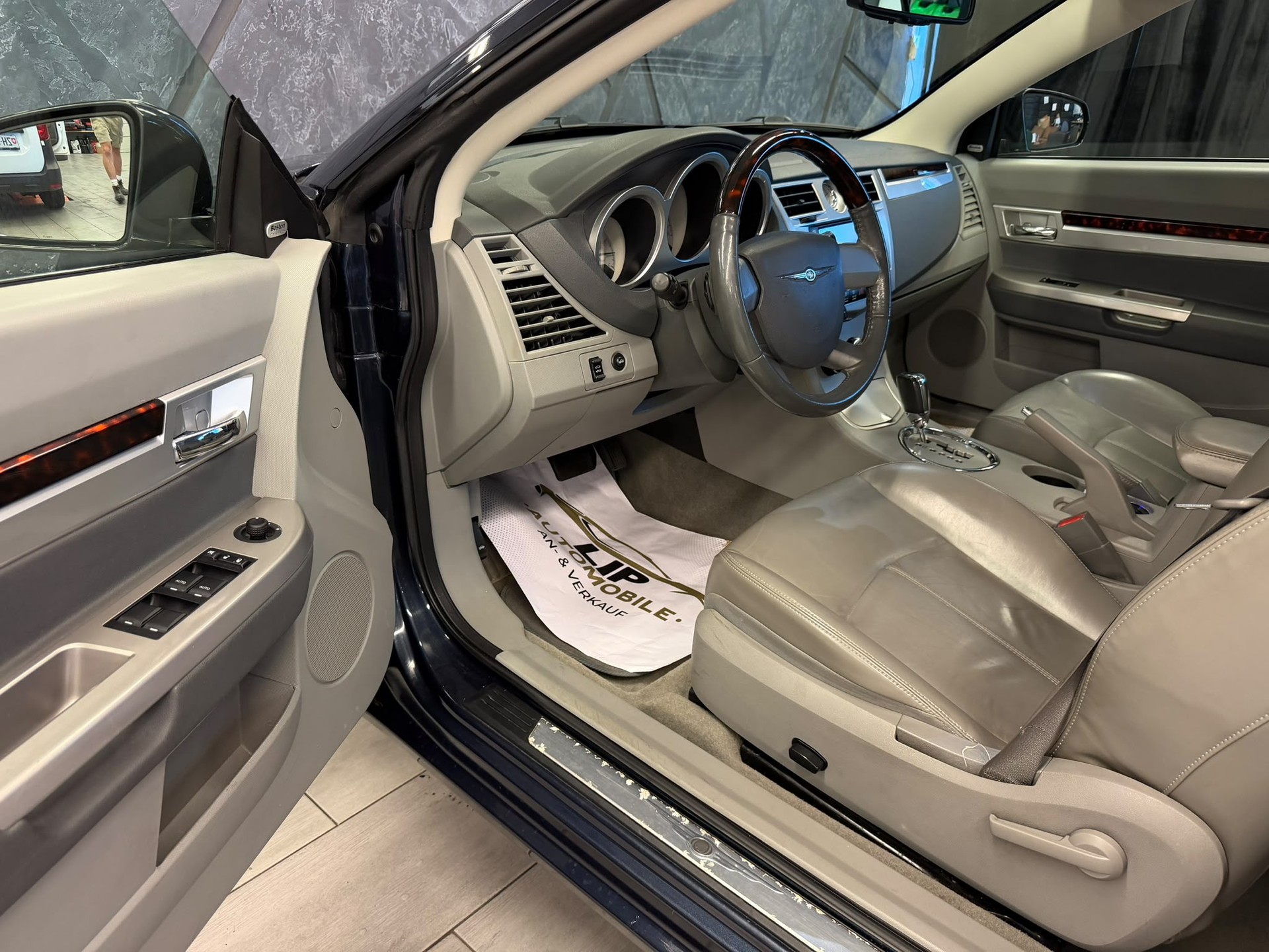 CHRYSLER Sebring 2.7 V6 Limited (LX)-image-14