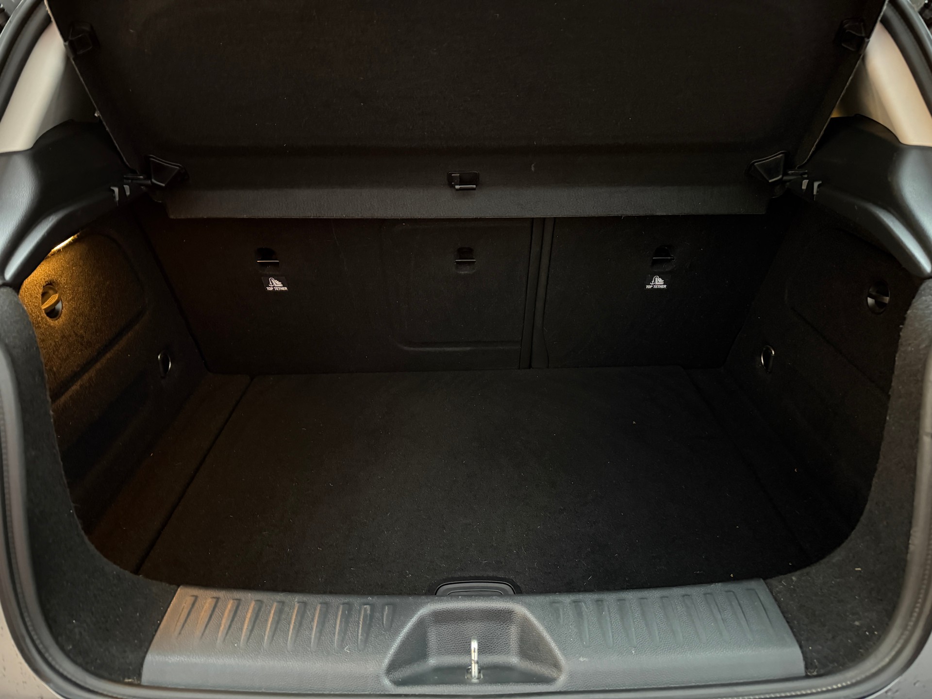 MERCEDES-BENZ A 180 Night Star 7G-DCT-image-13
