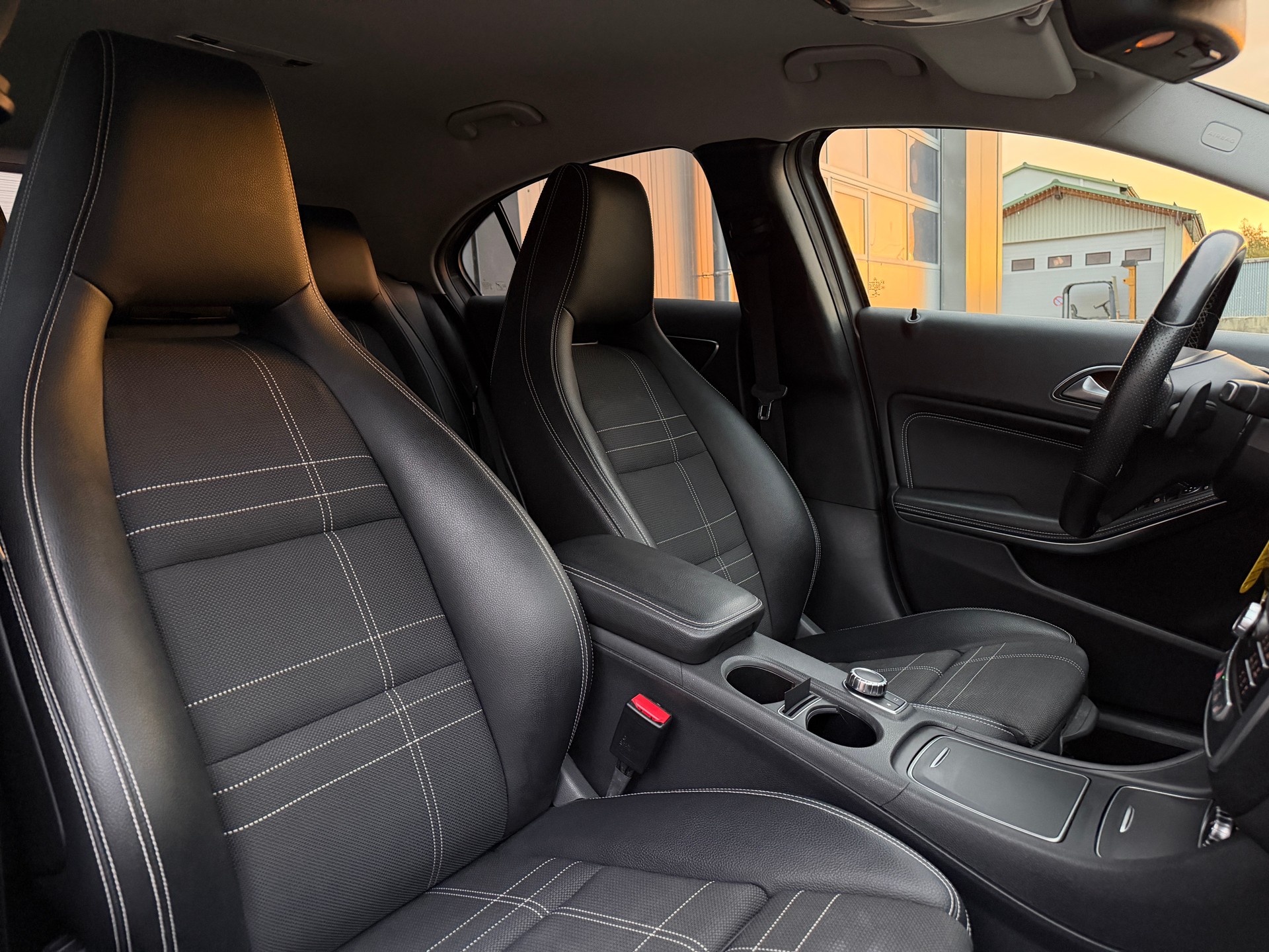 MERCEDES-BENZ A 180 Night Star 7G-DCT-image-10