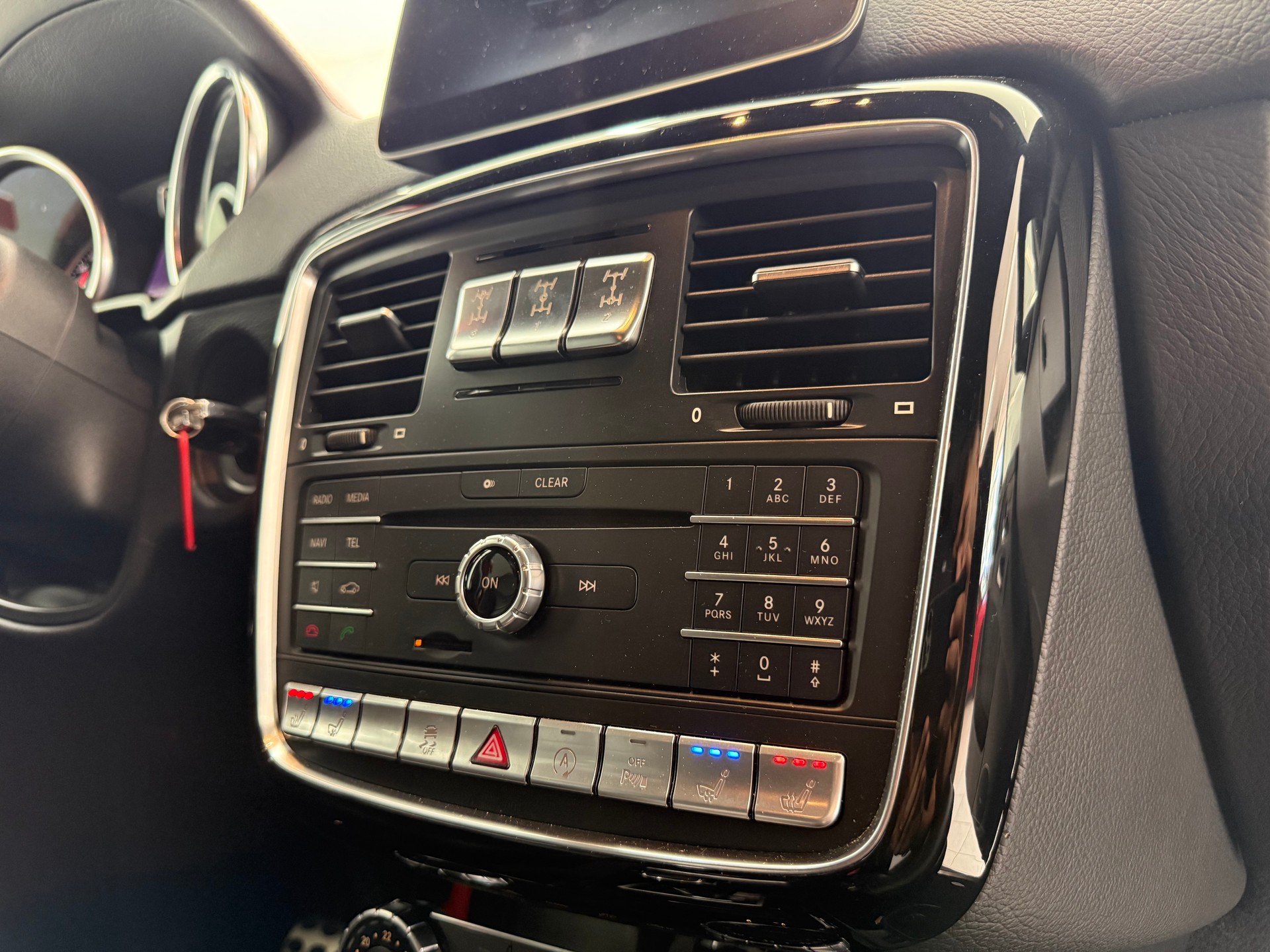 MERCEDES-BENZ G 500 designo manufaktur Edition 7G-Tronic-image-15