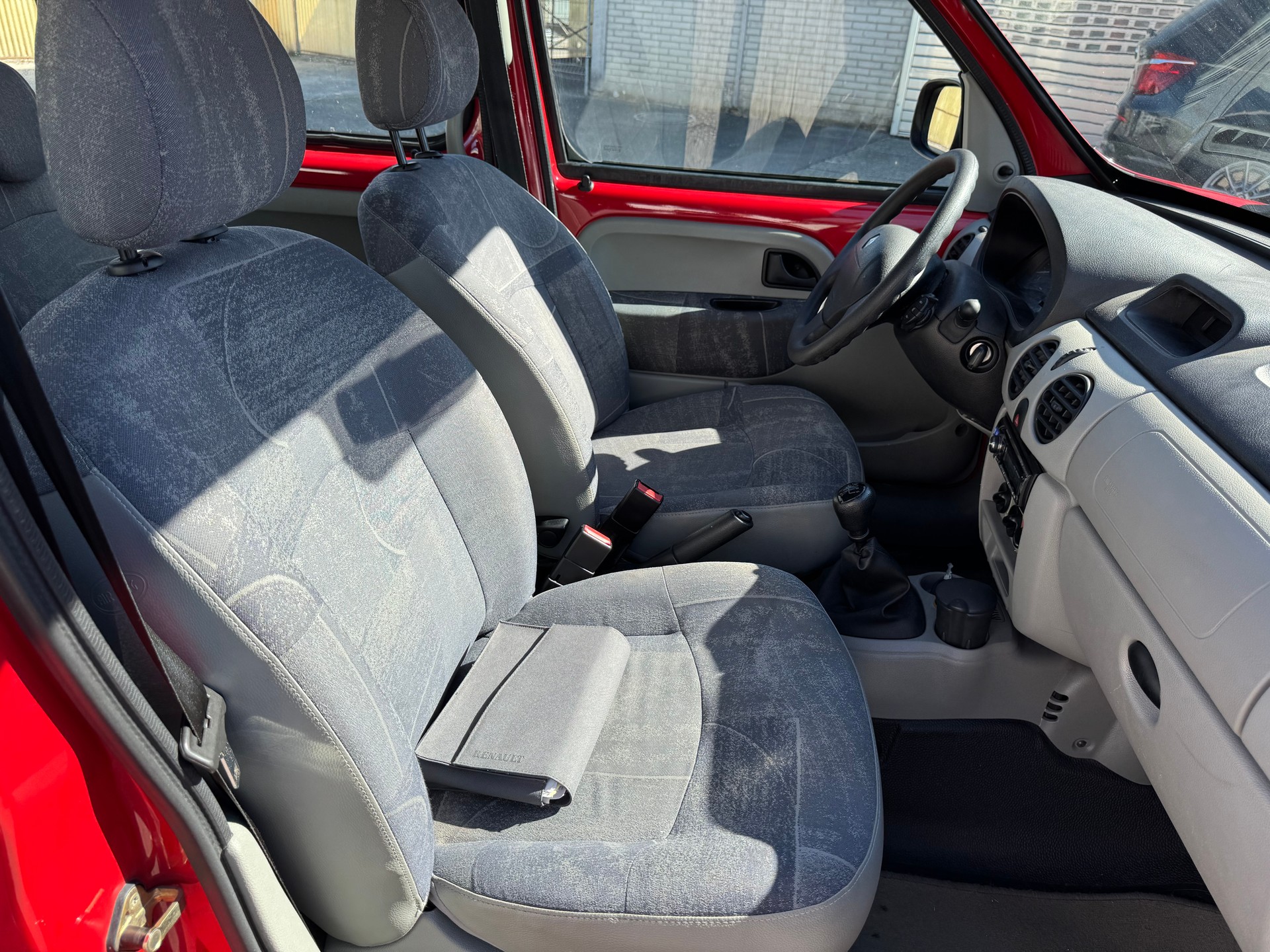 RENAULT Kangoo 1.2 16V Privilège-image-8