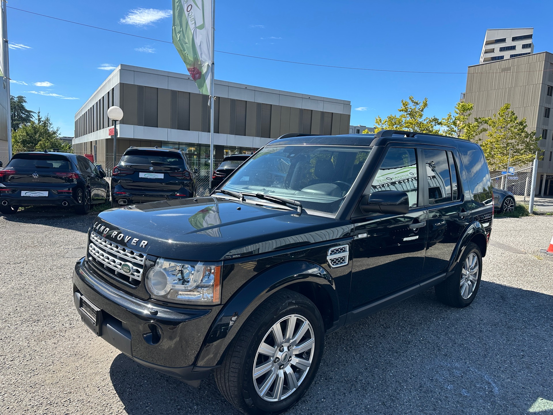 LAND ROVER Discovery 3.0 SDV6 HSE Automatic 7 Places-image-2
