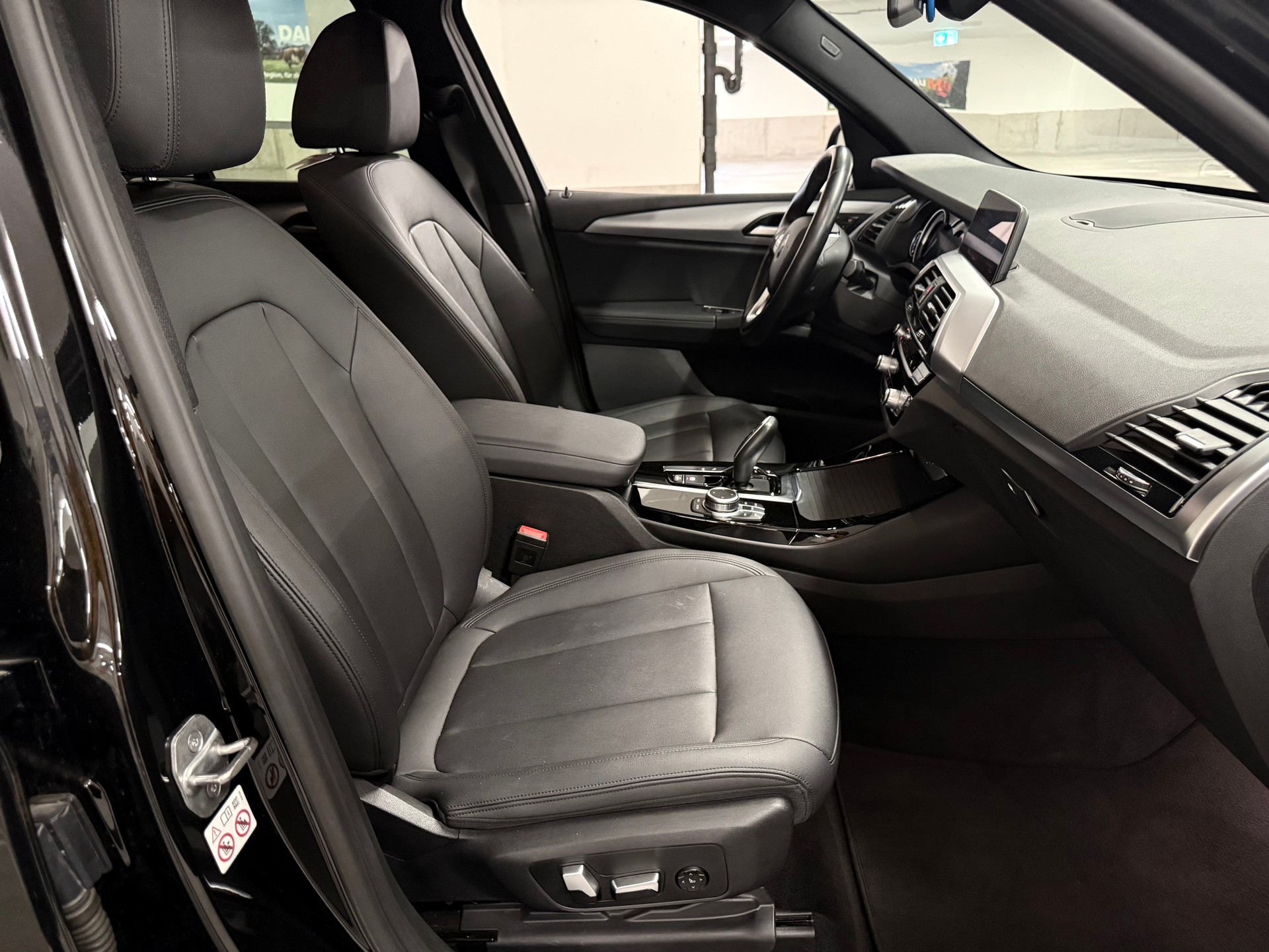 BMW X3 xDrive 48V 20d Steptronic-image-12