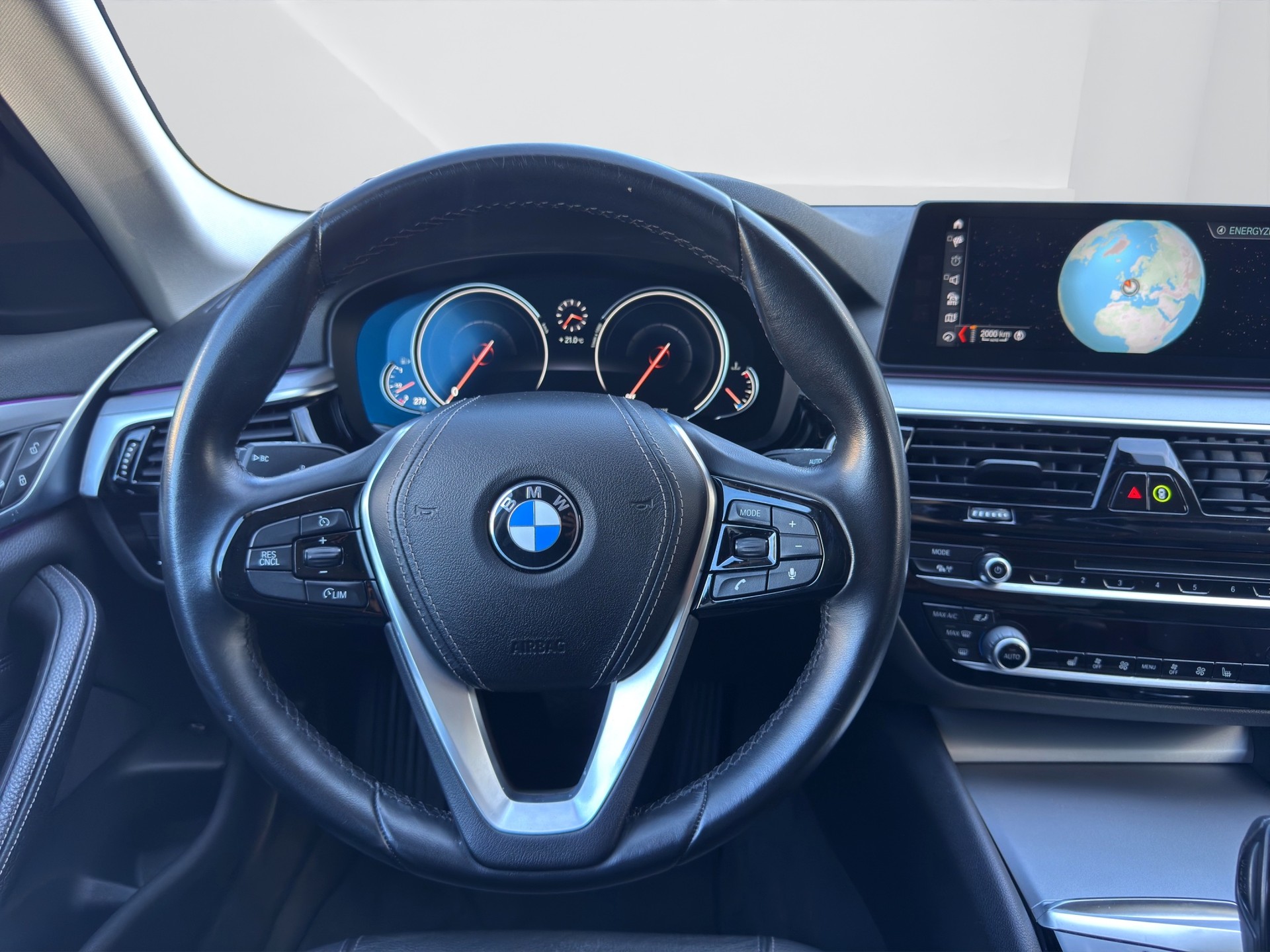 BMW 540i xDrive Luxury Line Steptronic-image-15