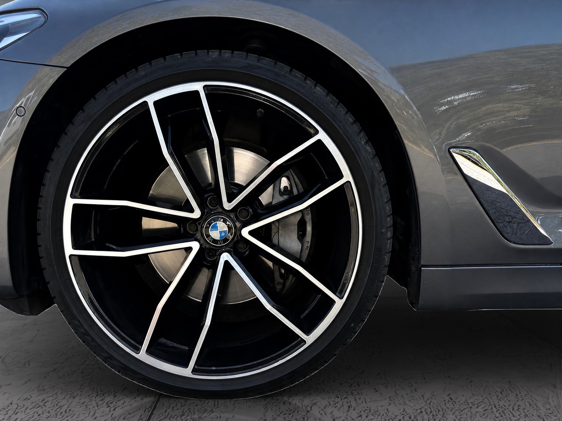 BMW 540i xDrive Luxury Line Steptronic-image-27