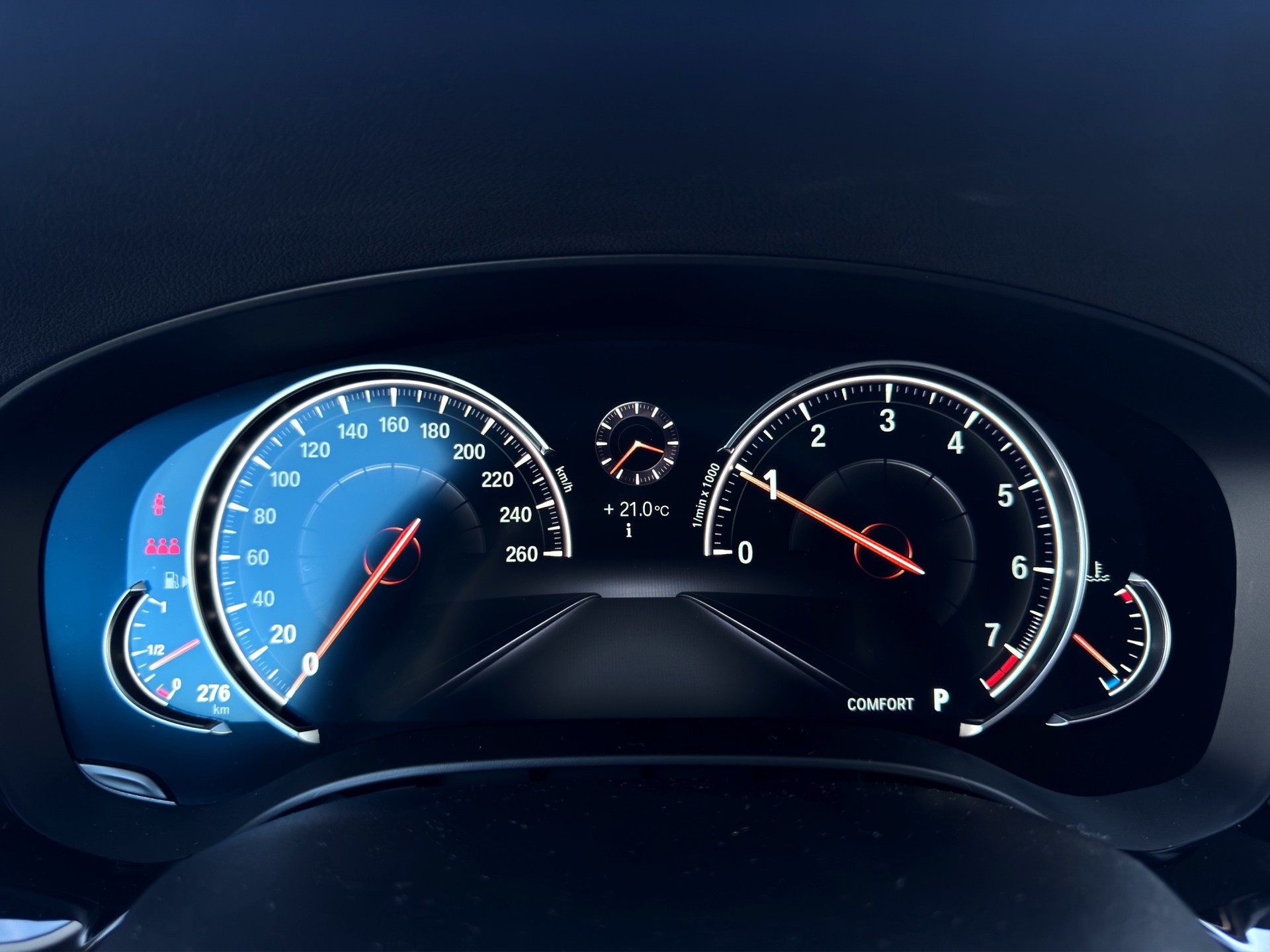 BMW 540i xDrive Luxury Line Steptronic-image-16