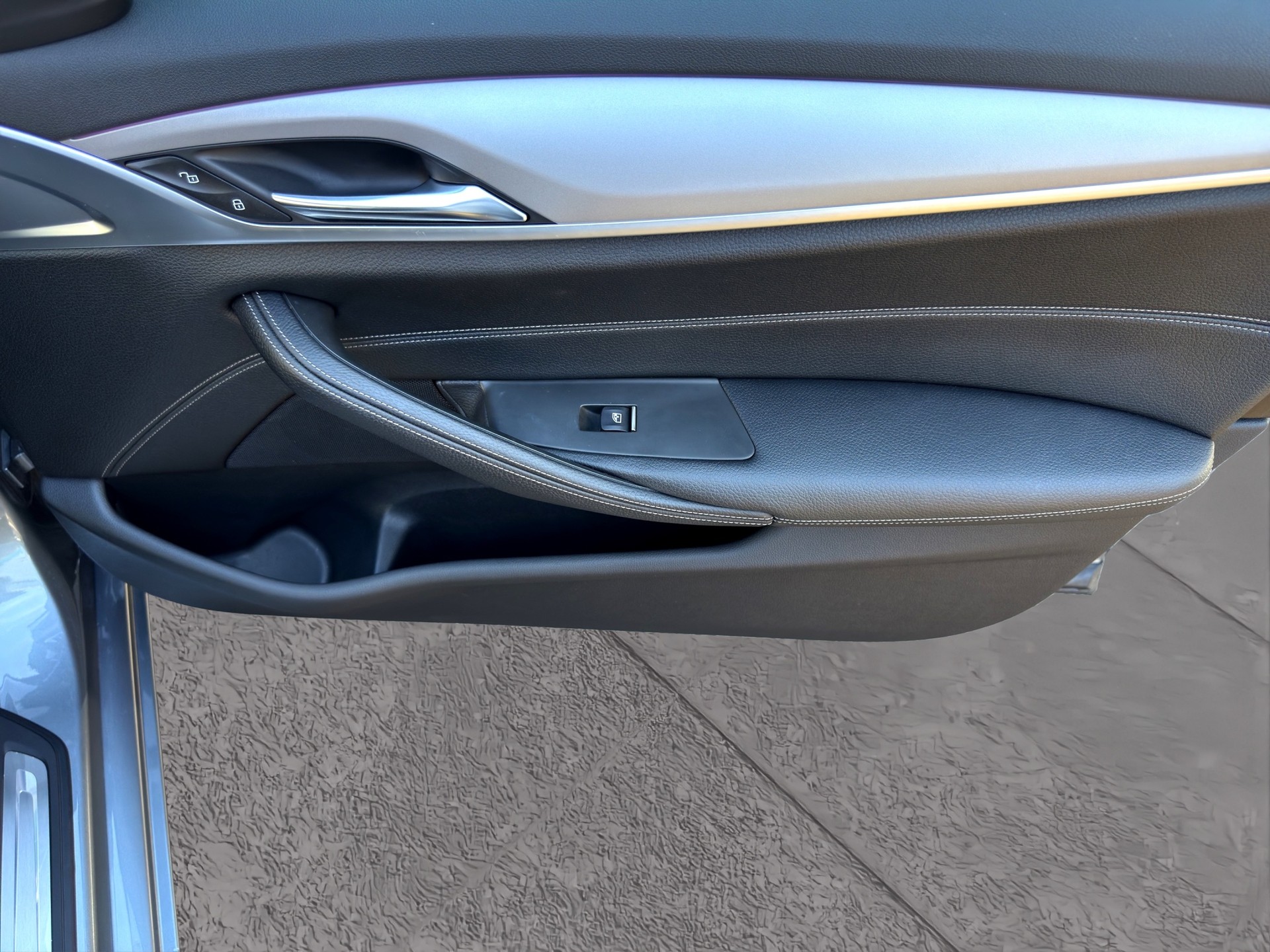 BMW 540i xDrive Luxury Line Steptronic-image-24
