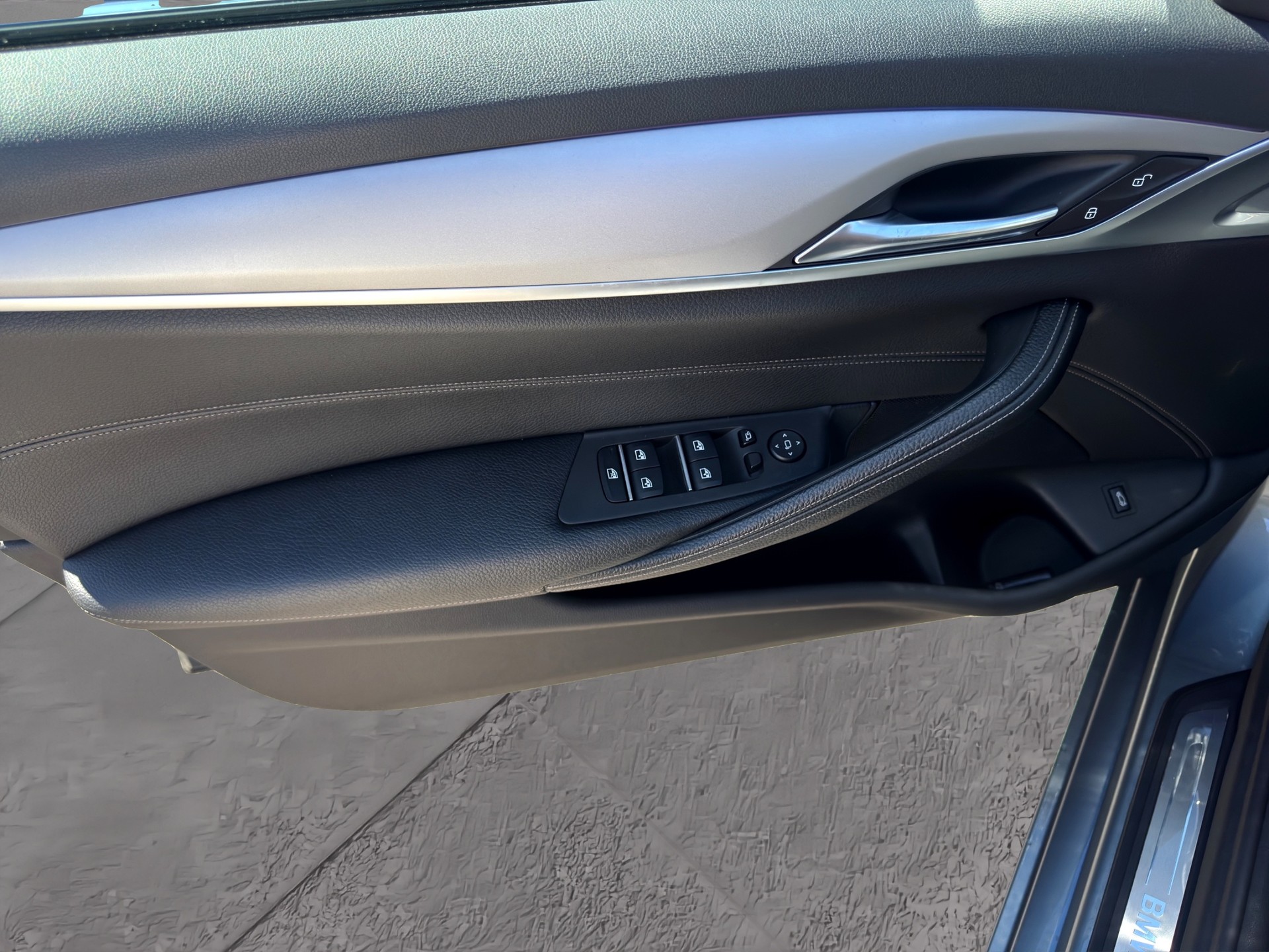 BMW 540i xDrive Luxury Line Steptronic-image-10