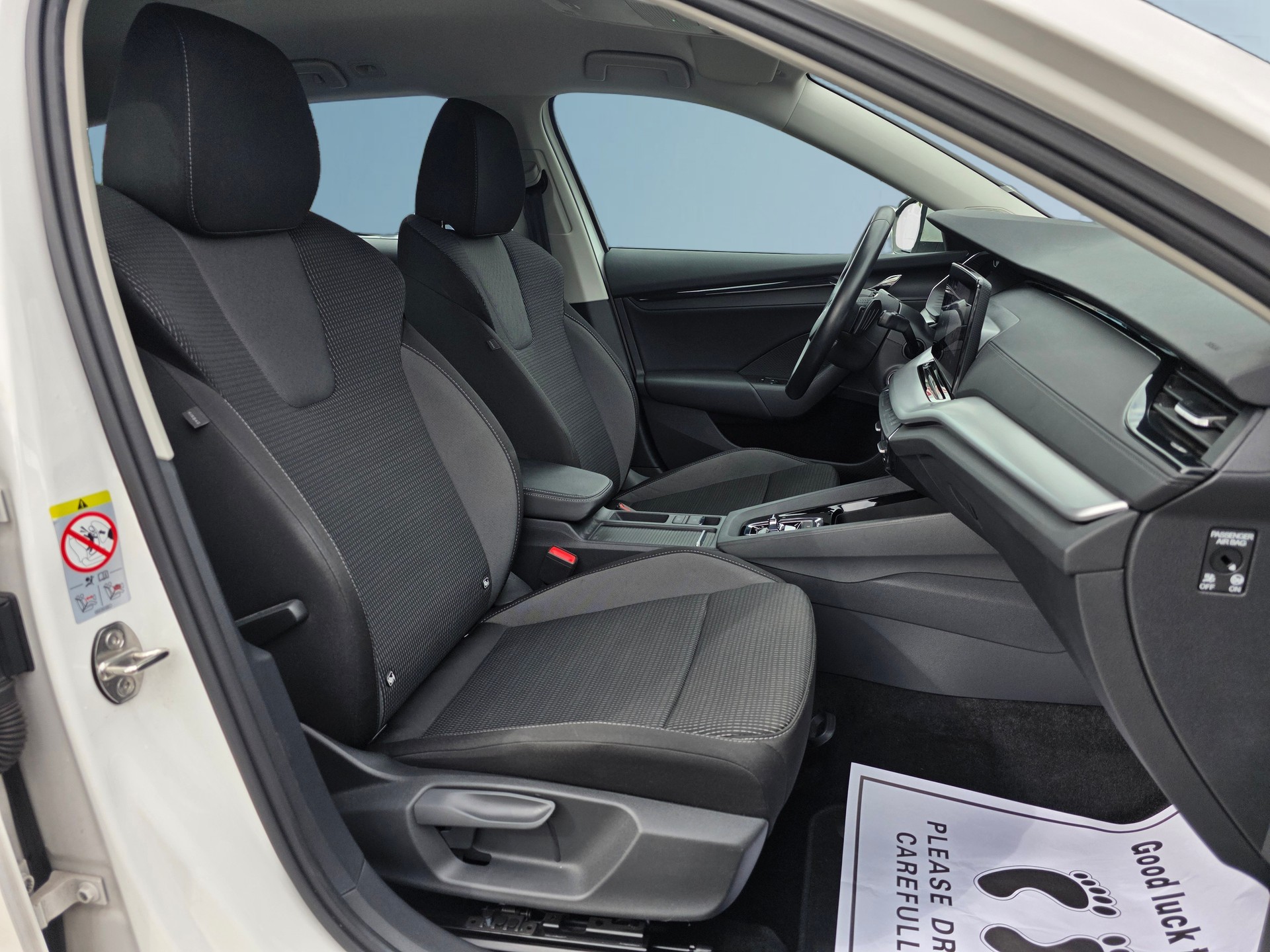 SKODA Octavia Combi 2.0 TDI DSG Ambition 4x4 * CH-Fahrzeug * Top Zustand * 8-Fach *-image-15