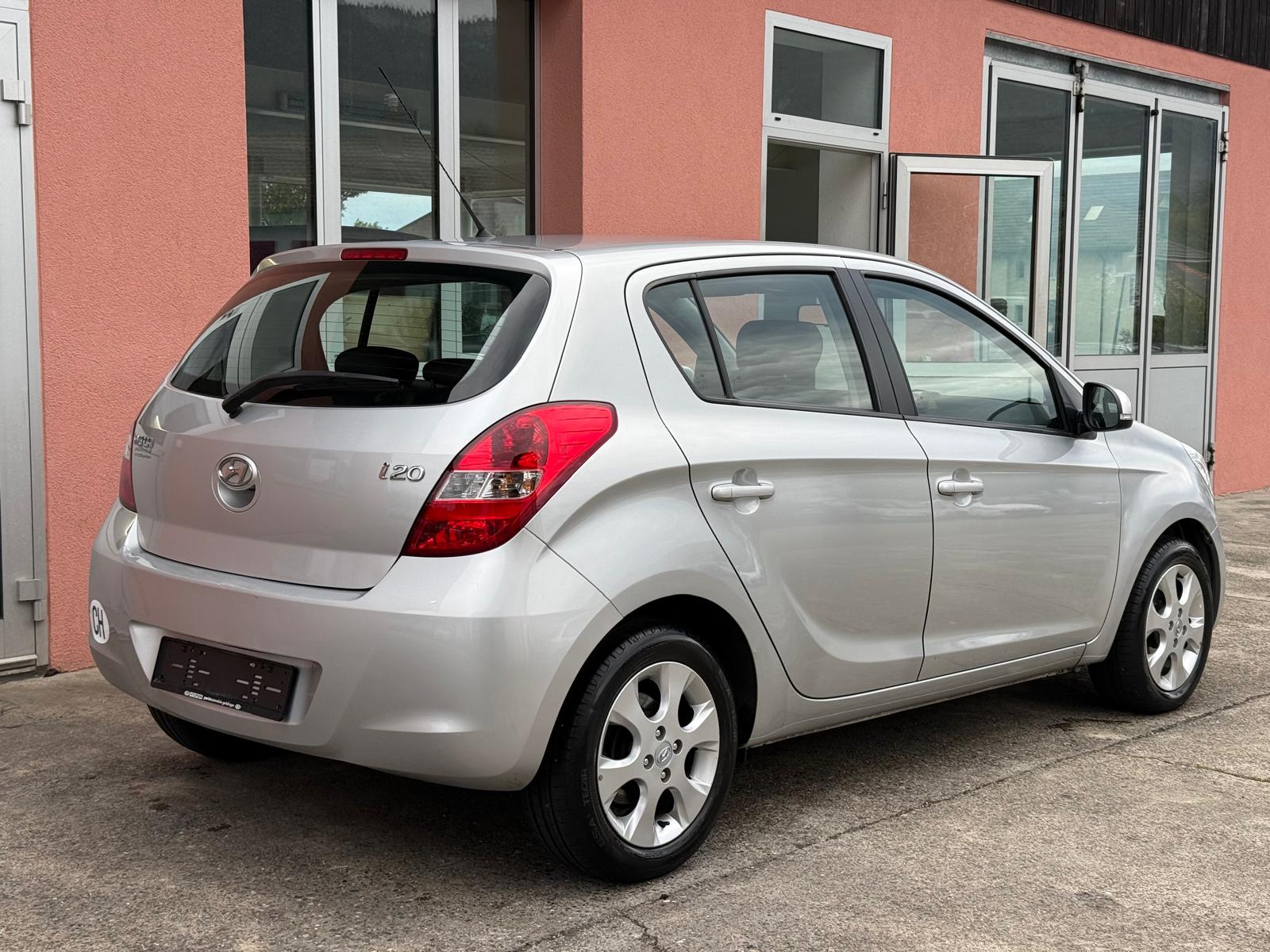 HYUNDAI i20 1.4 Style / MFK 04.2025-image-3