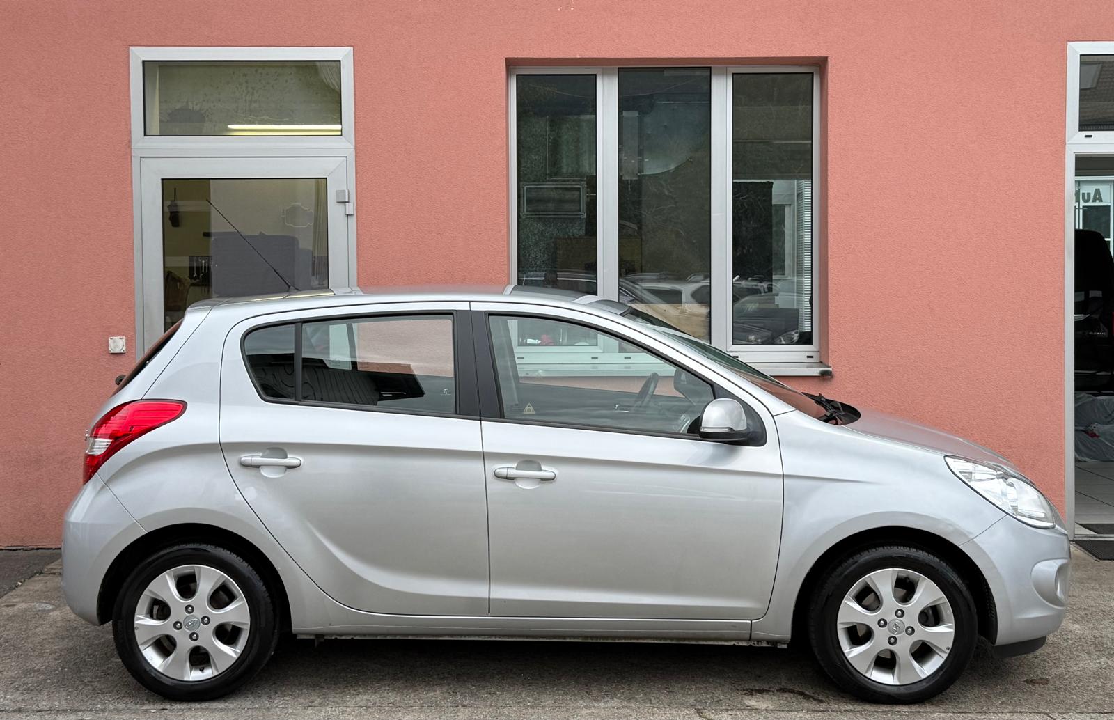 HYUNDAI i20 1.4 Style / MFK 04.2025-image-2