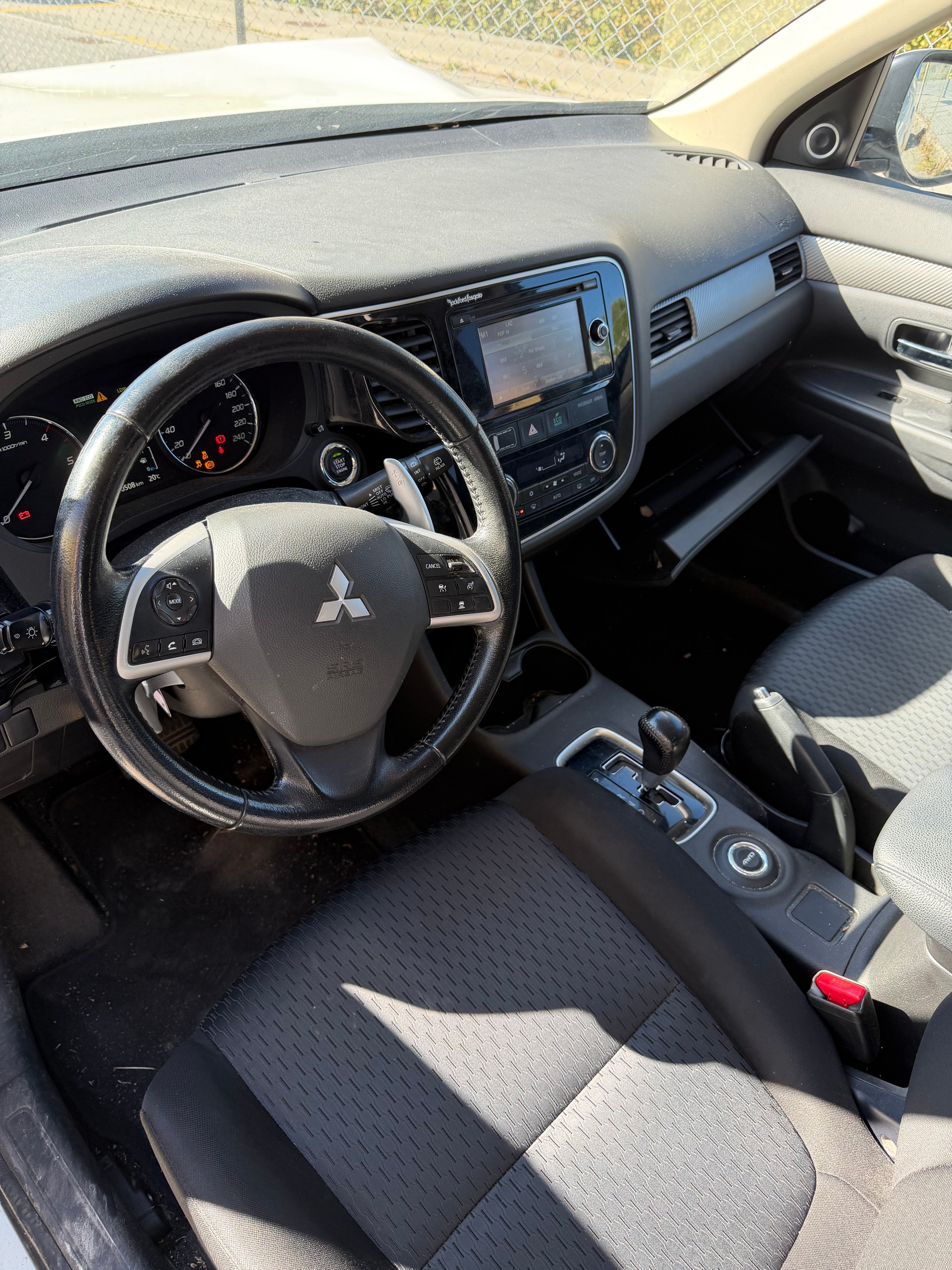 MITSUBISHI Outlander 2.2 DID Navigator Safety 4WD Automatic-image-10