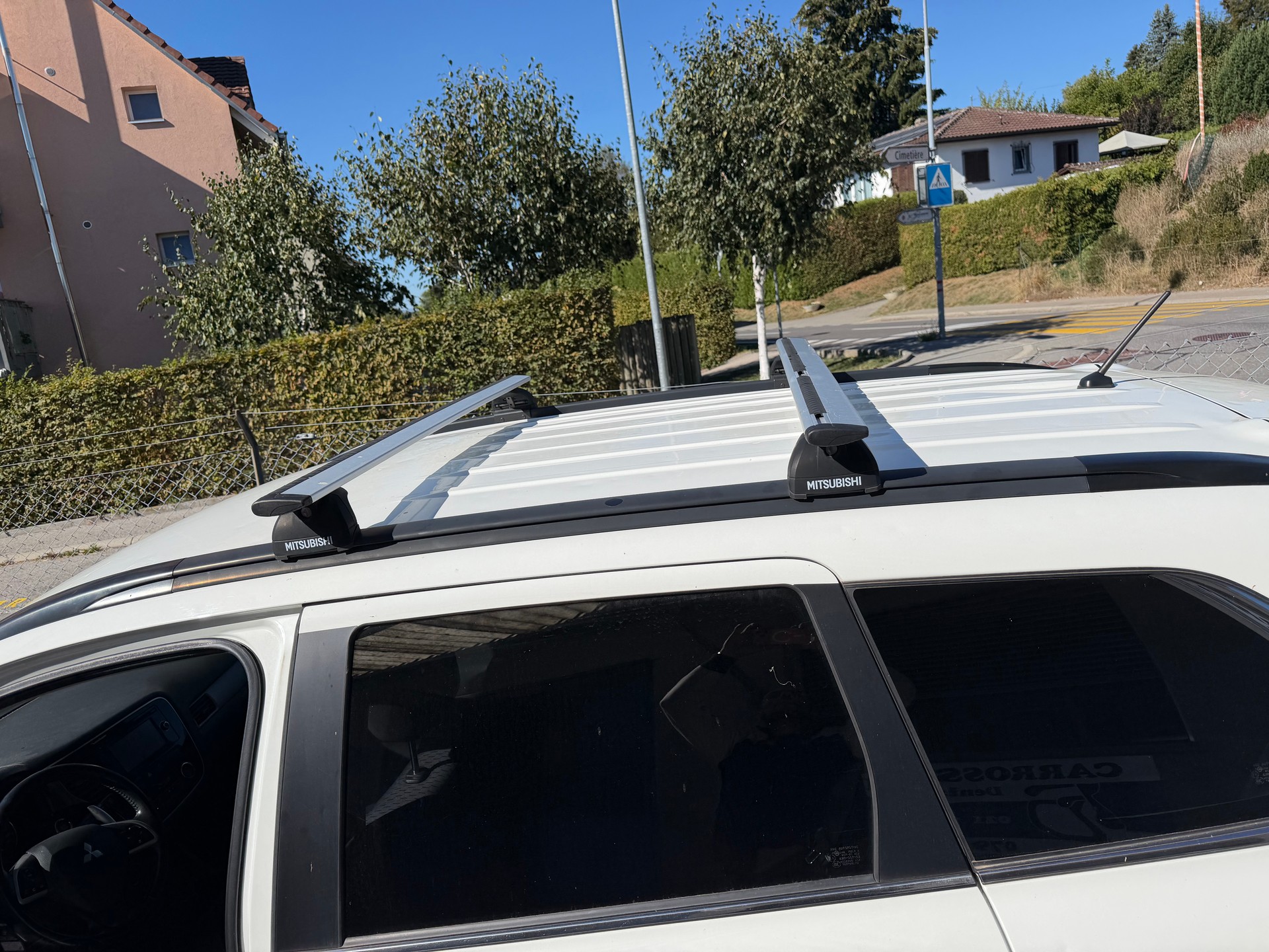 MITSUBISHI Outlander 2.2 DID Navigator Safety 4WD Automatic-image-8