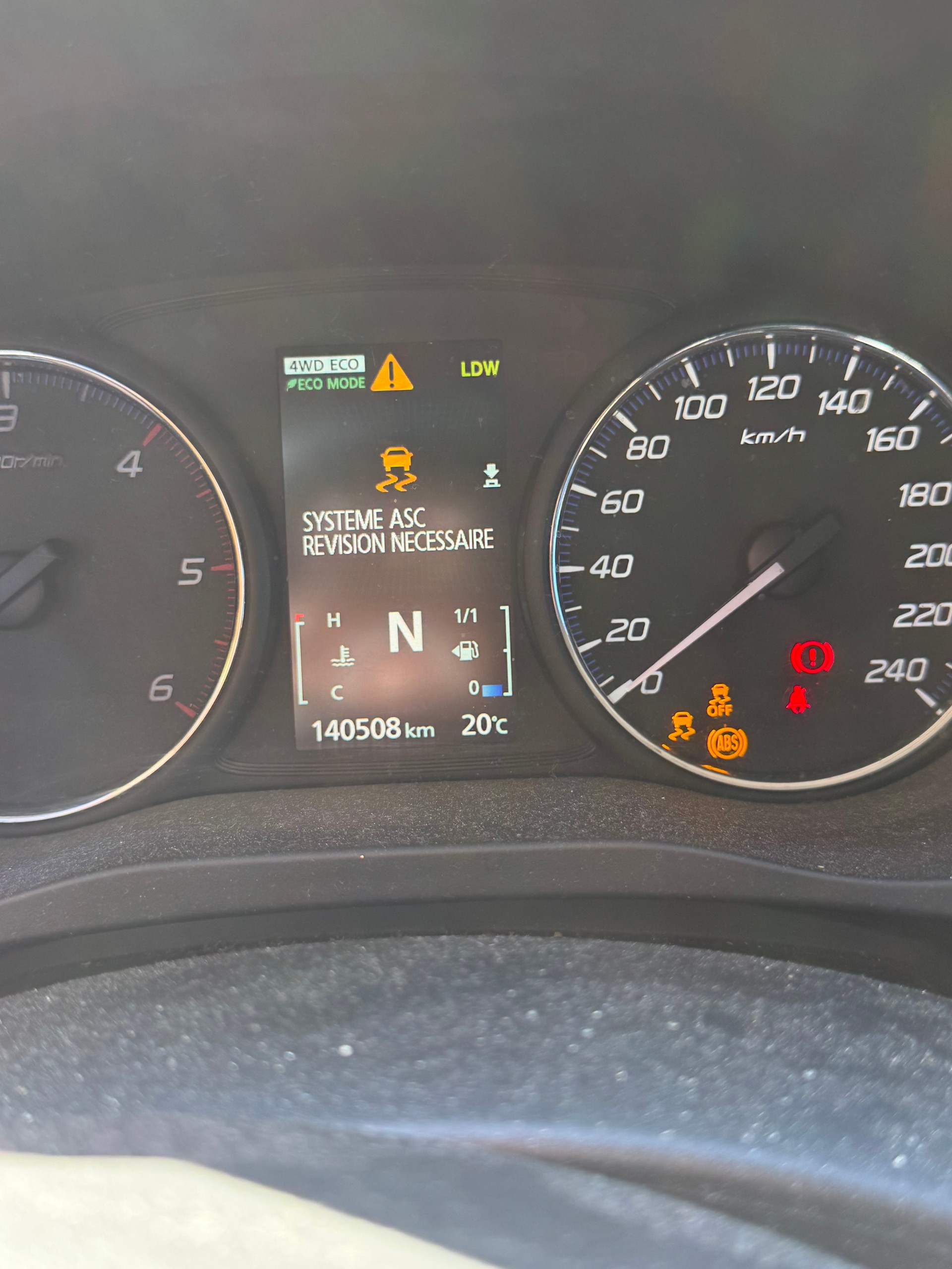 MITSUBISHI Outlander 2.2 DID Navigator Safety 4WD Automatic-image-11