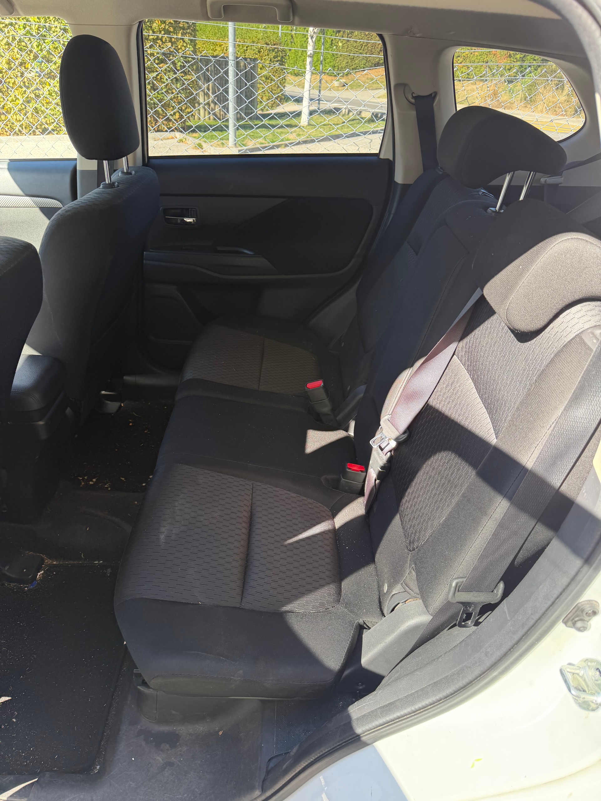 MITSUBISHI Outlander 2.2 DID Navigator Safety 4WD Automatic-image-9