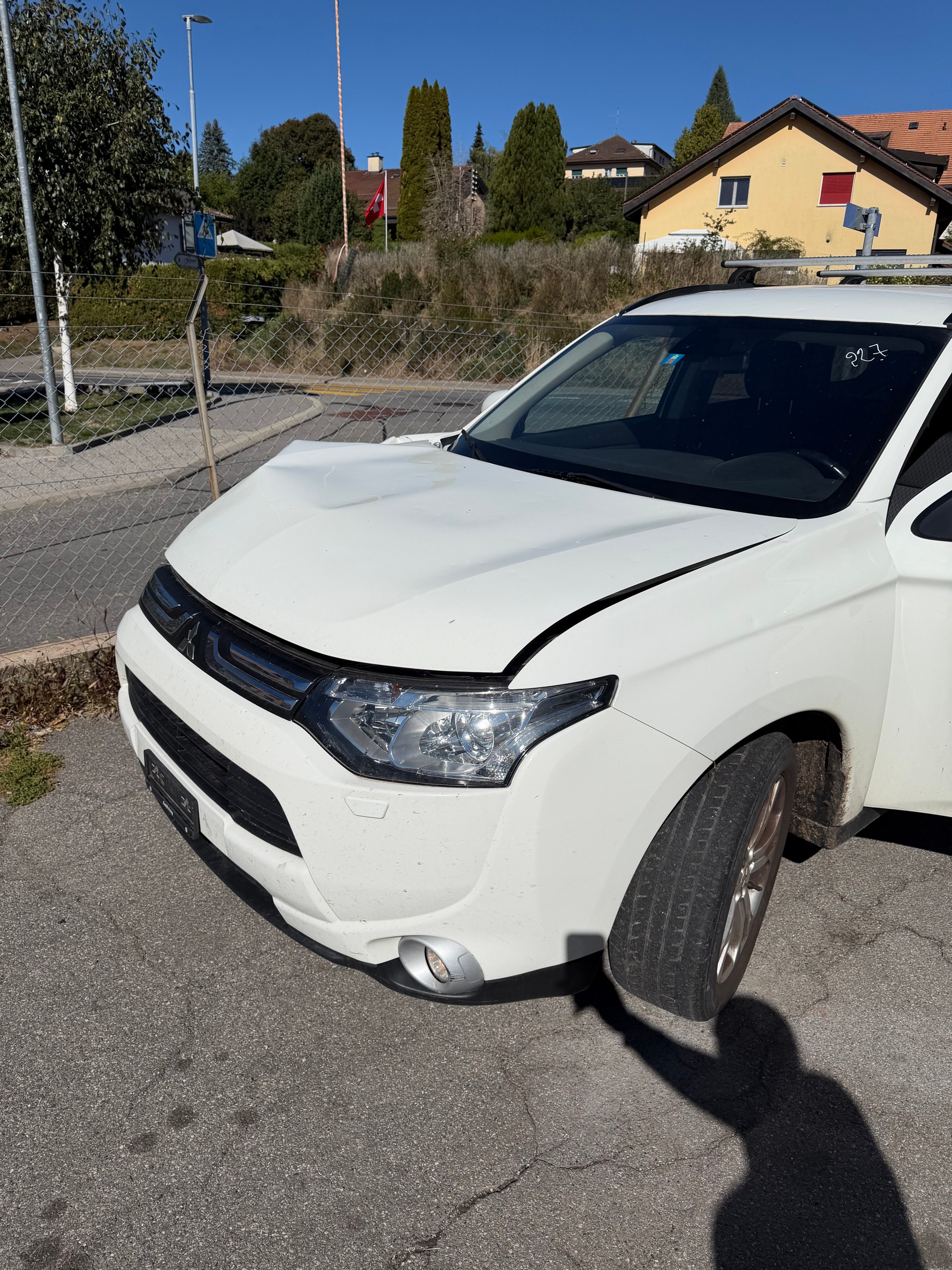 MITSUBISHI Outlander 2.2 DID Navigator Safety 4WD Automatic-image-5