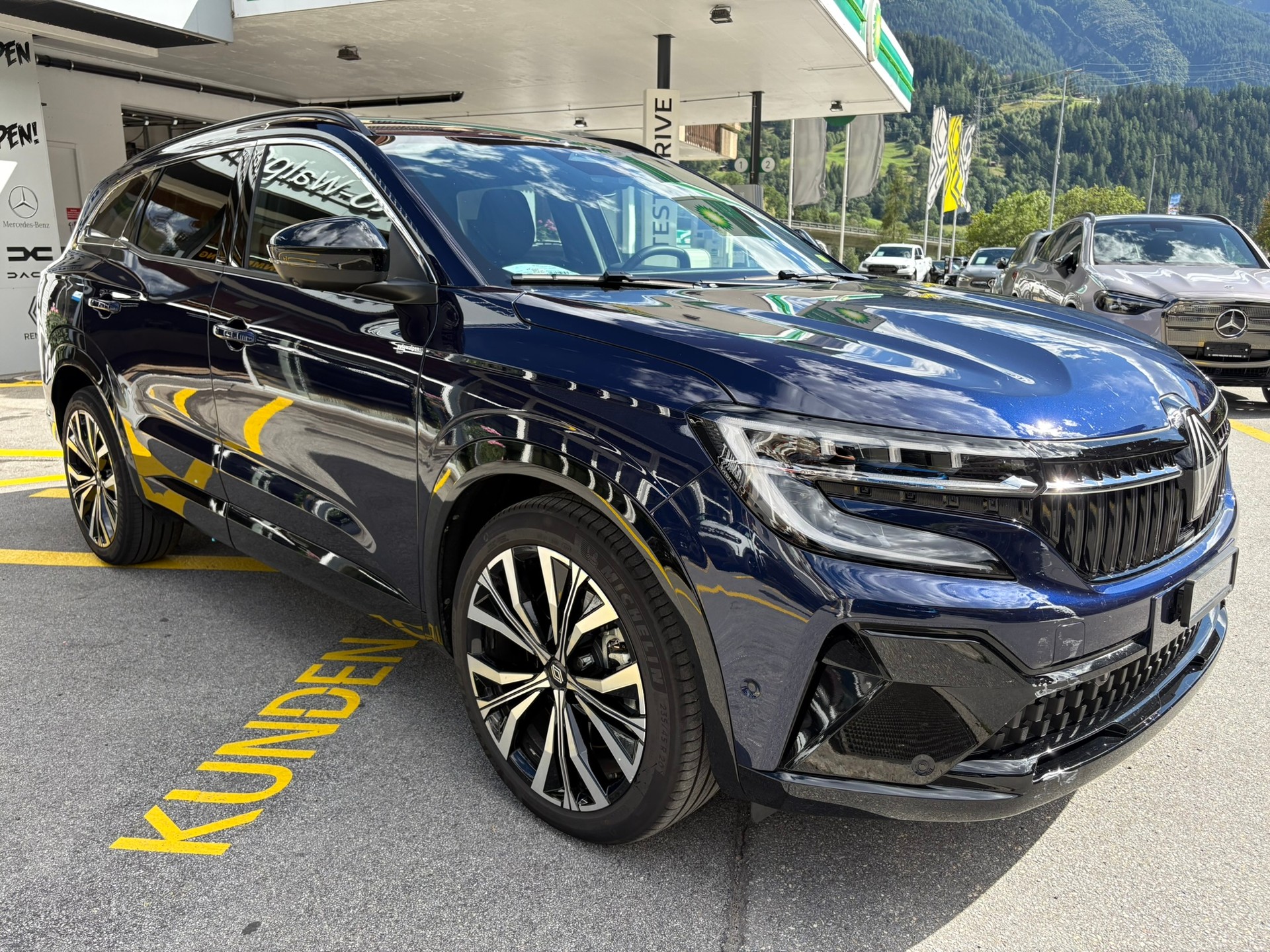 RENAULT Espace 1.2 E-Tech Iconic-image-2