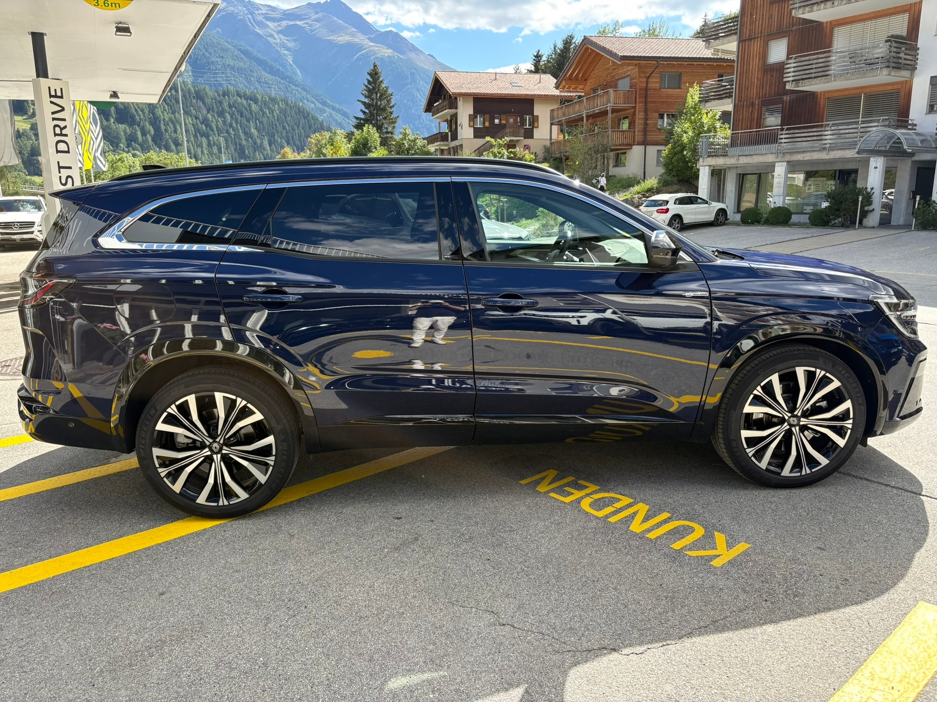 RENAULT Espace 1.2 E-Tech Iconic-image-3