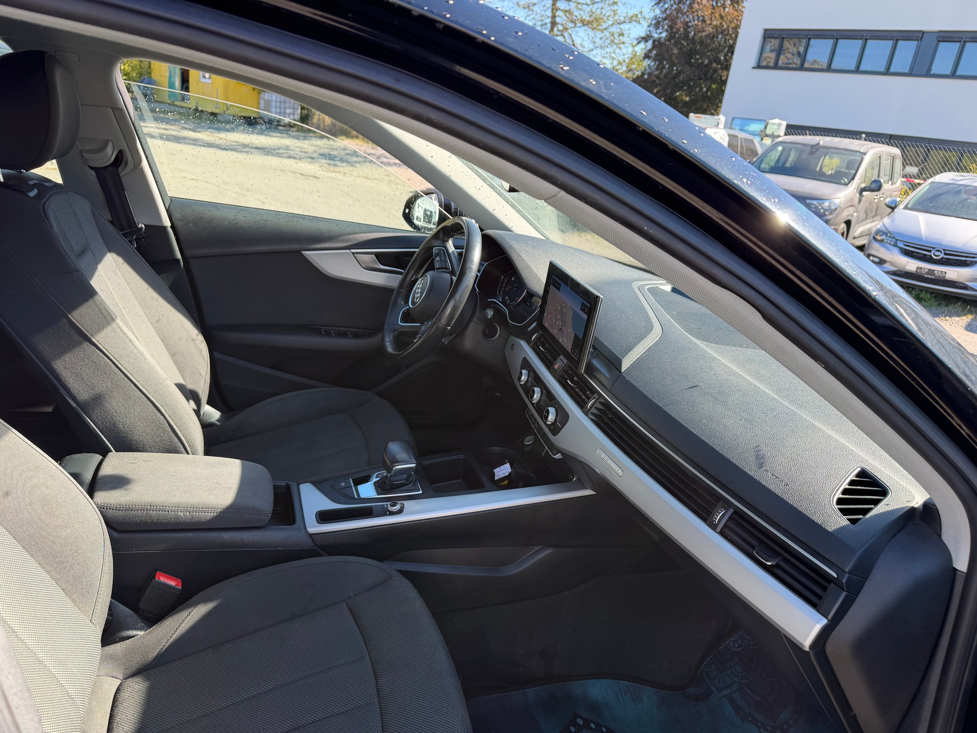 AUDI A4 Avant 40 TDI advanced quattro S-tronic-image-11