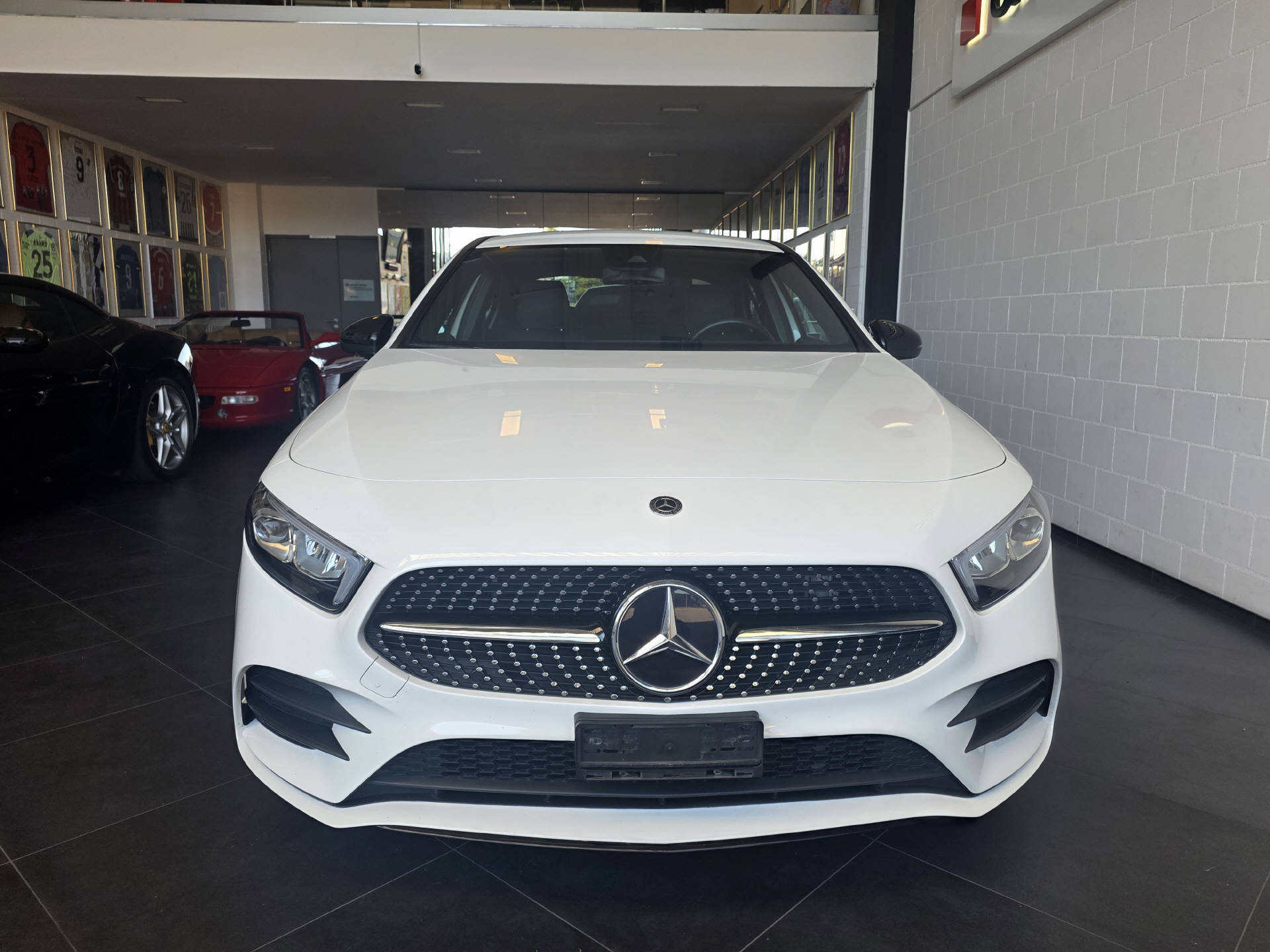MERCEDES-BENZ A 200 AMG Line Limousine-image-1