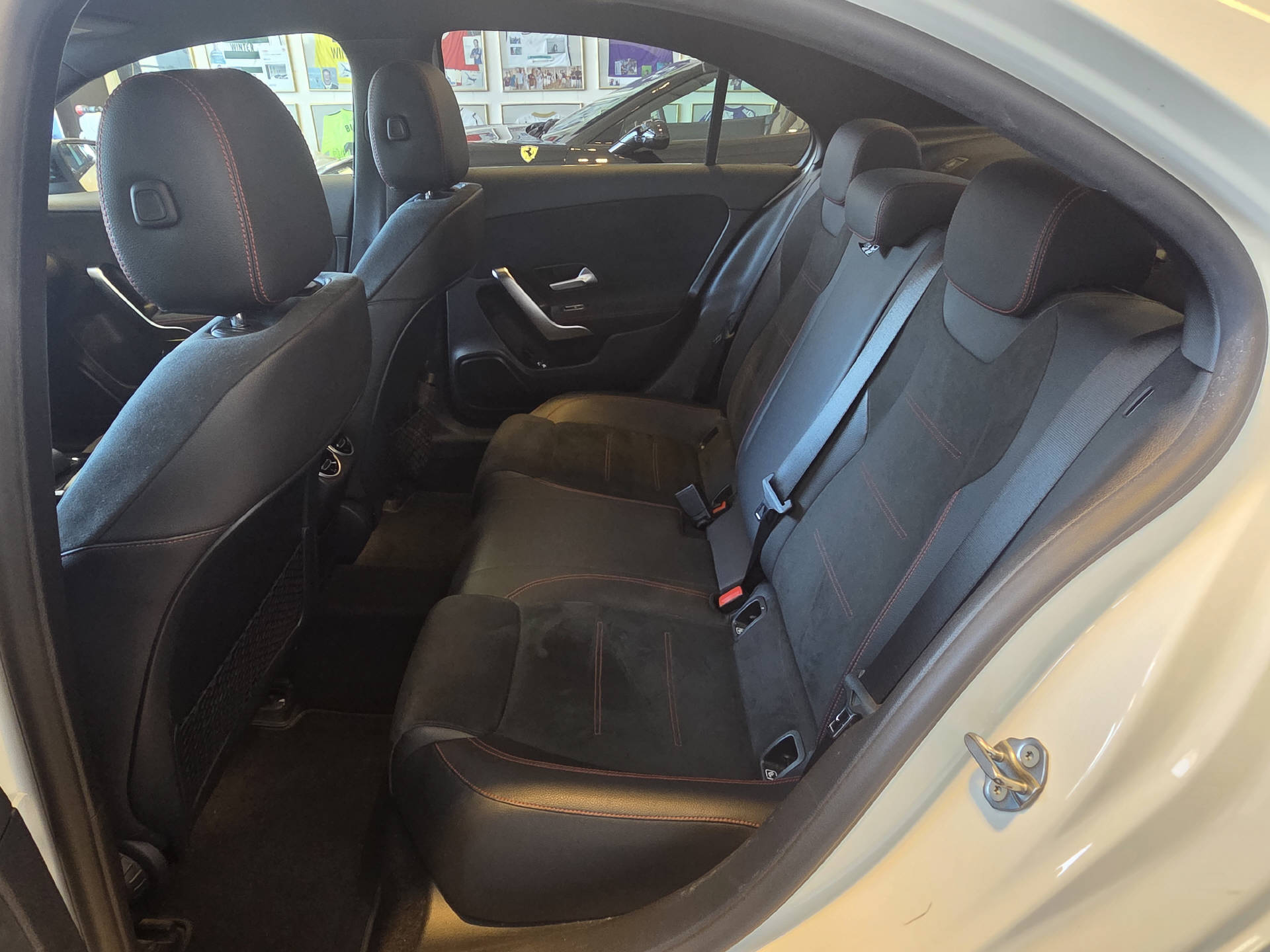 MERCEDES-BENZ A 200 AMG Line Limousine-image-12