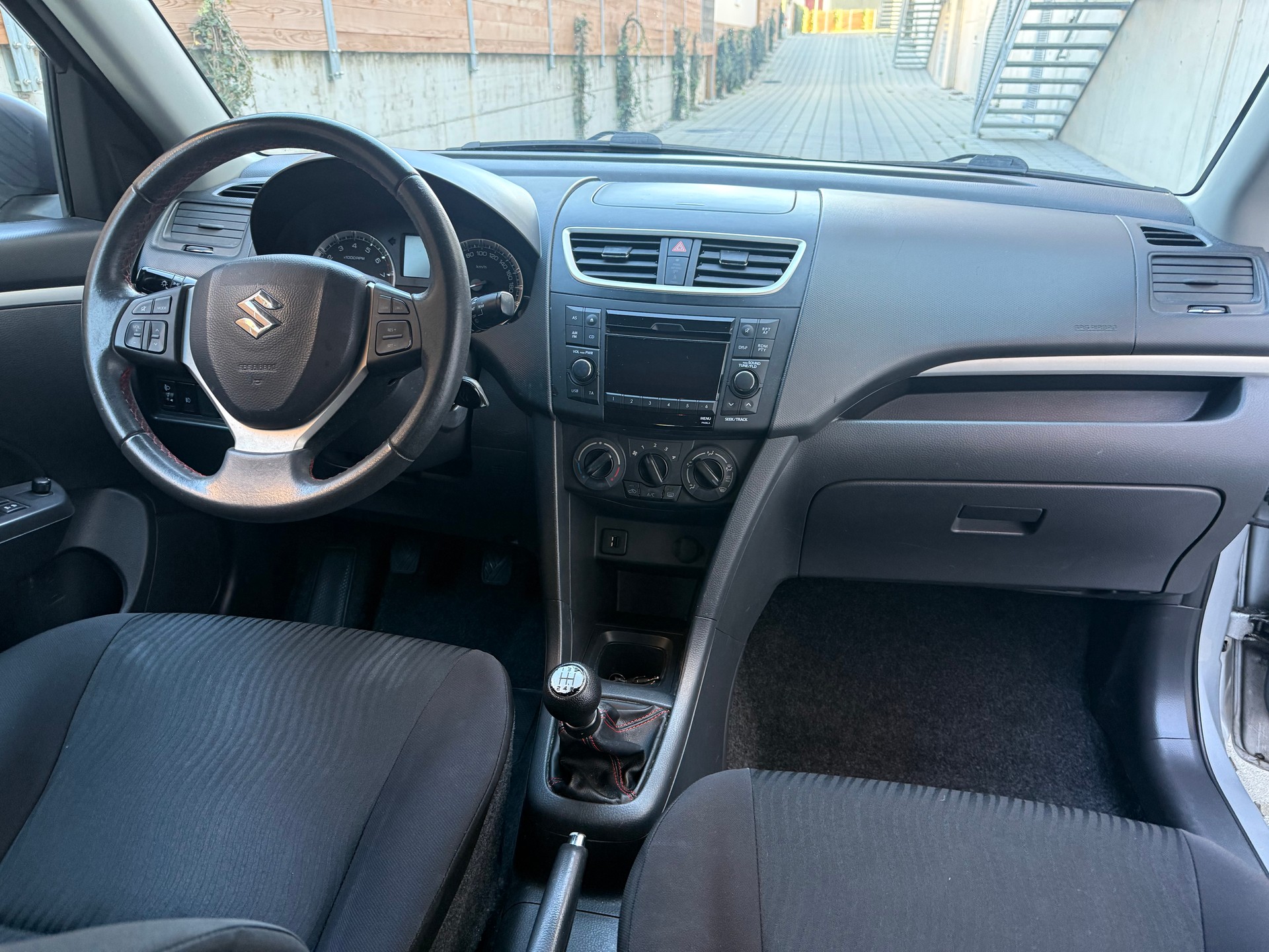 SUZUKI Swift 1.2i 16V GL-image-8