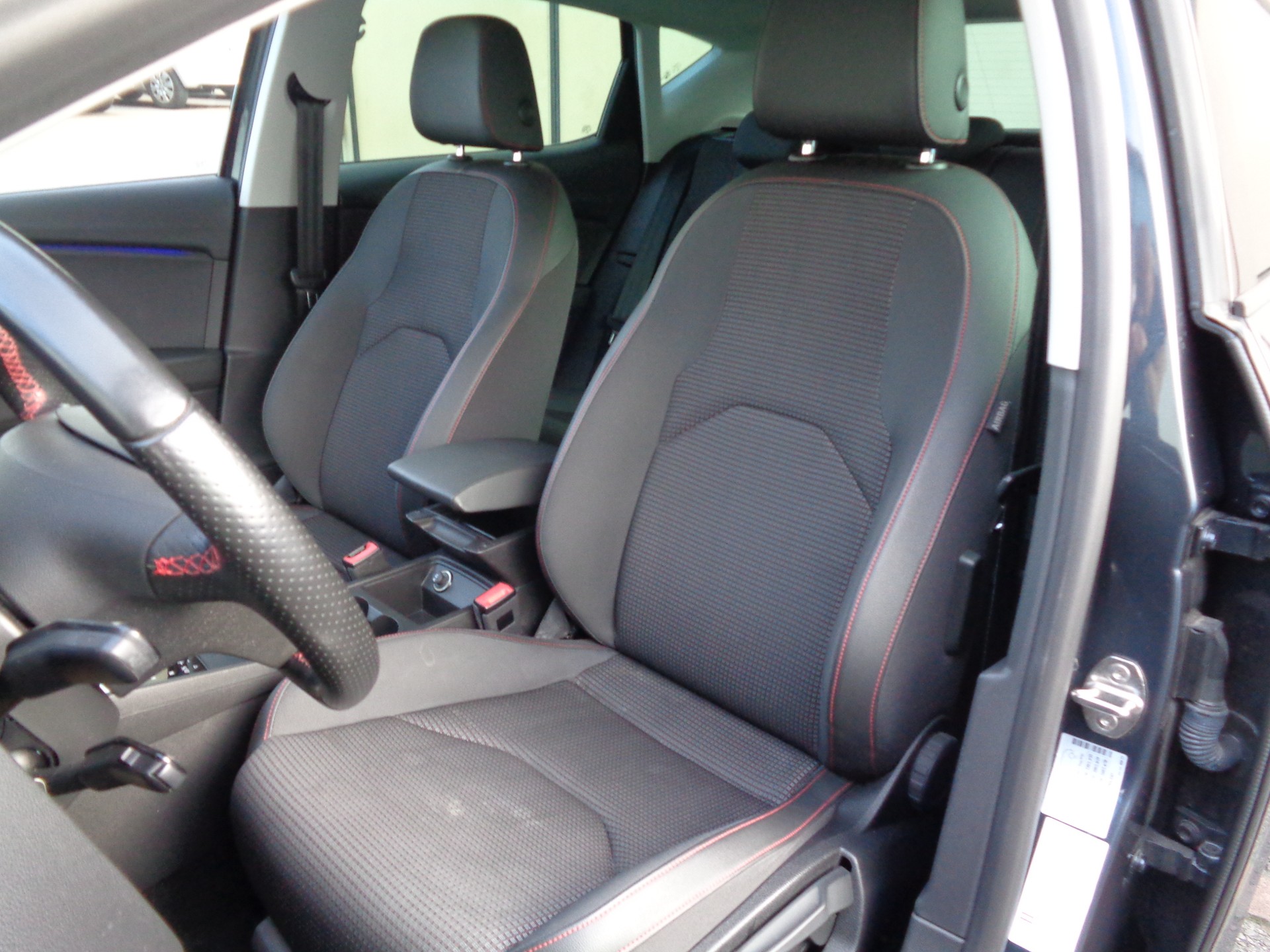SEAT Leon 1.5 TSI EVO FR ACT FR DSG-image-7