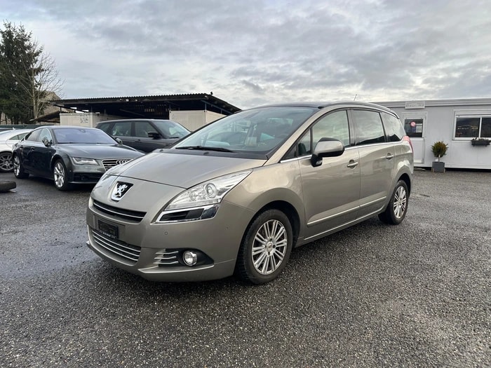 PEUGEOT 5008 1.6 16V T Sport Pack Automatic-image-2