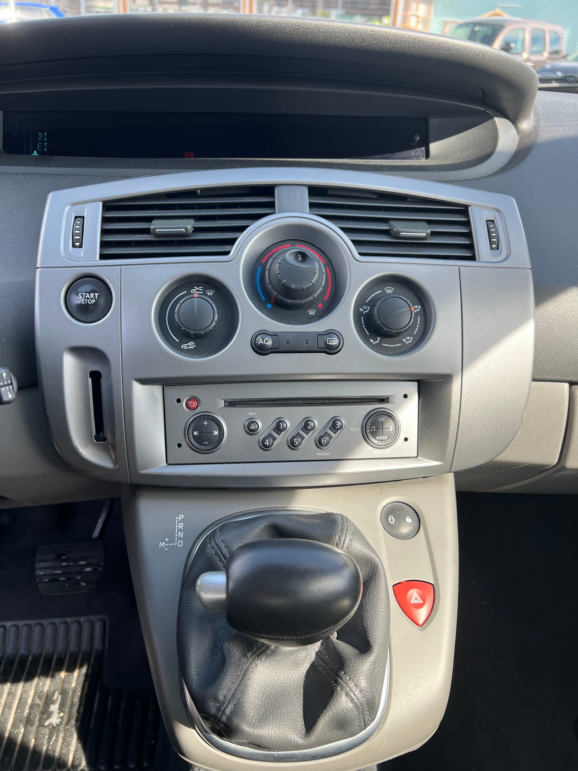 RENAULT Scénic 2.0 16V Fairway Automatic-image-8
