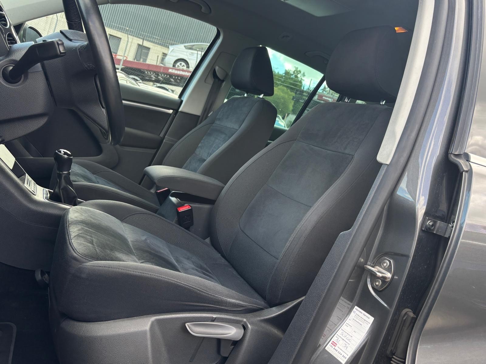 VW Tiguan 2.0 TDI BlueMotion Sport&Style 4Motion-image-10