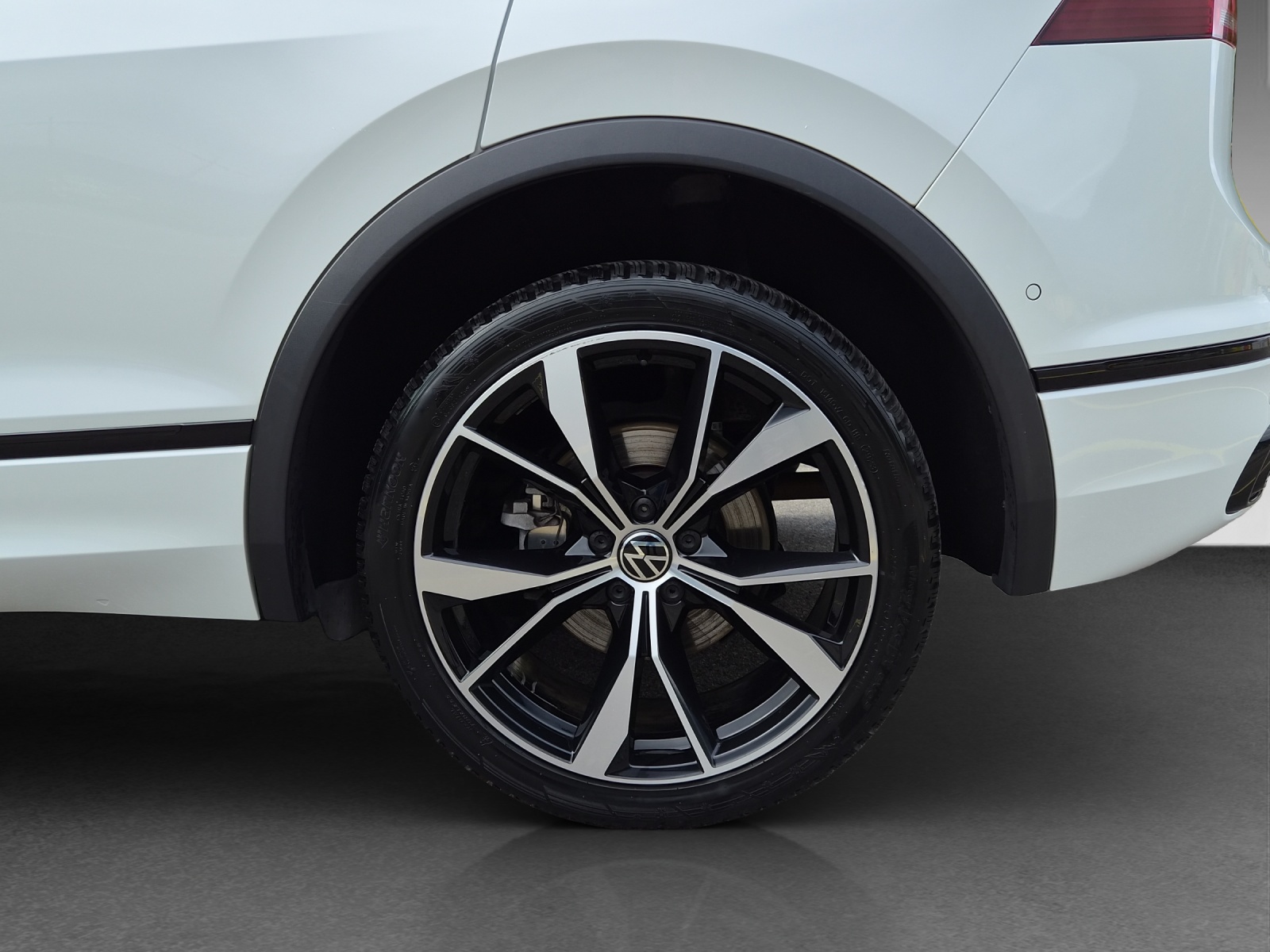 VW Tiguan 1.4TSI PHEV Selection DSG-image-11