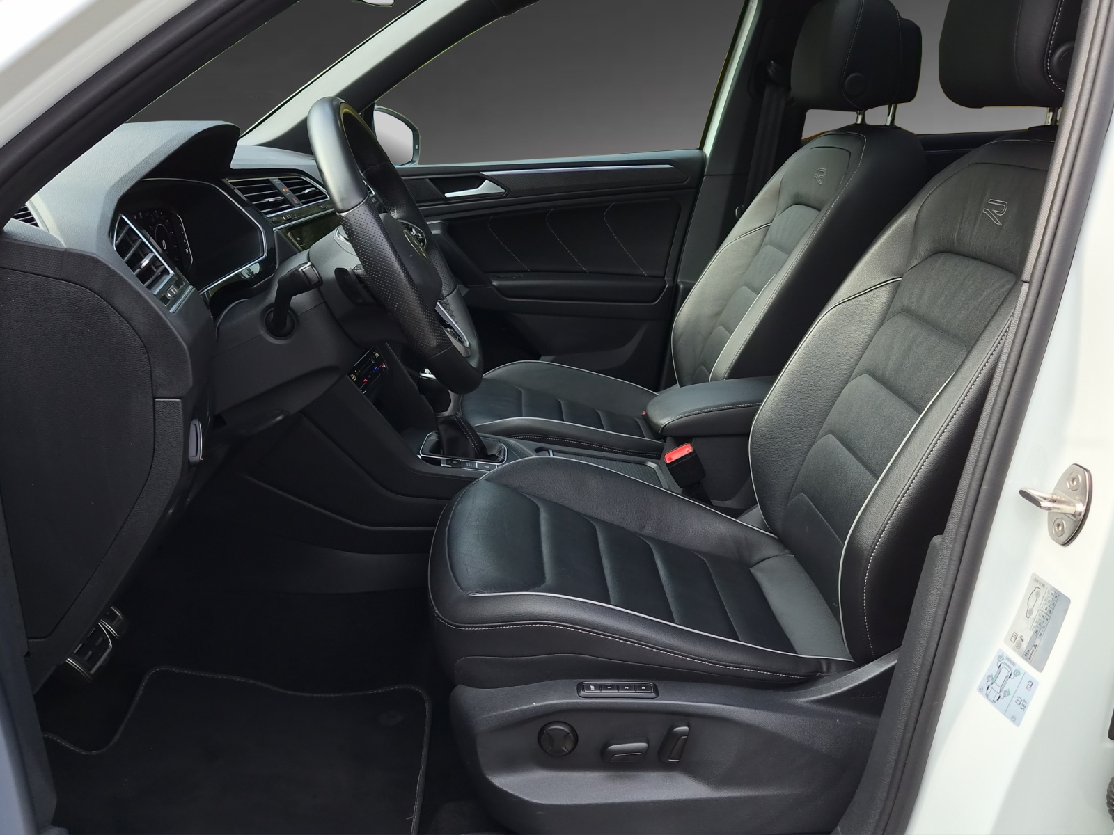 VW Tiguan 1.4TSI PHEV Selection DSG-image-5