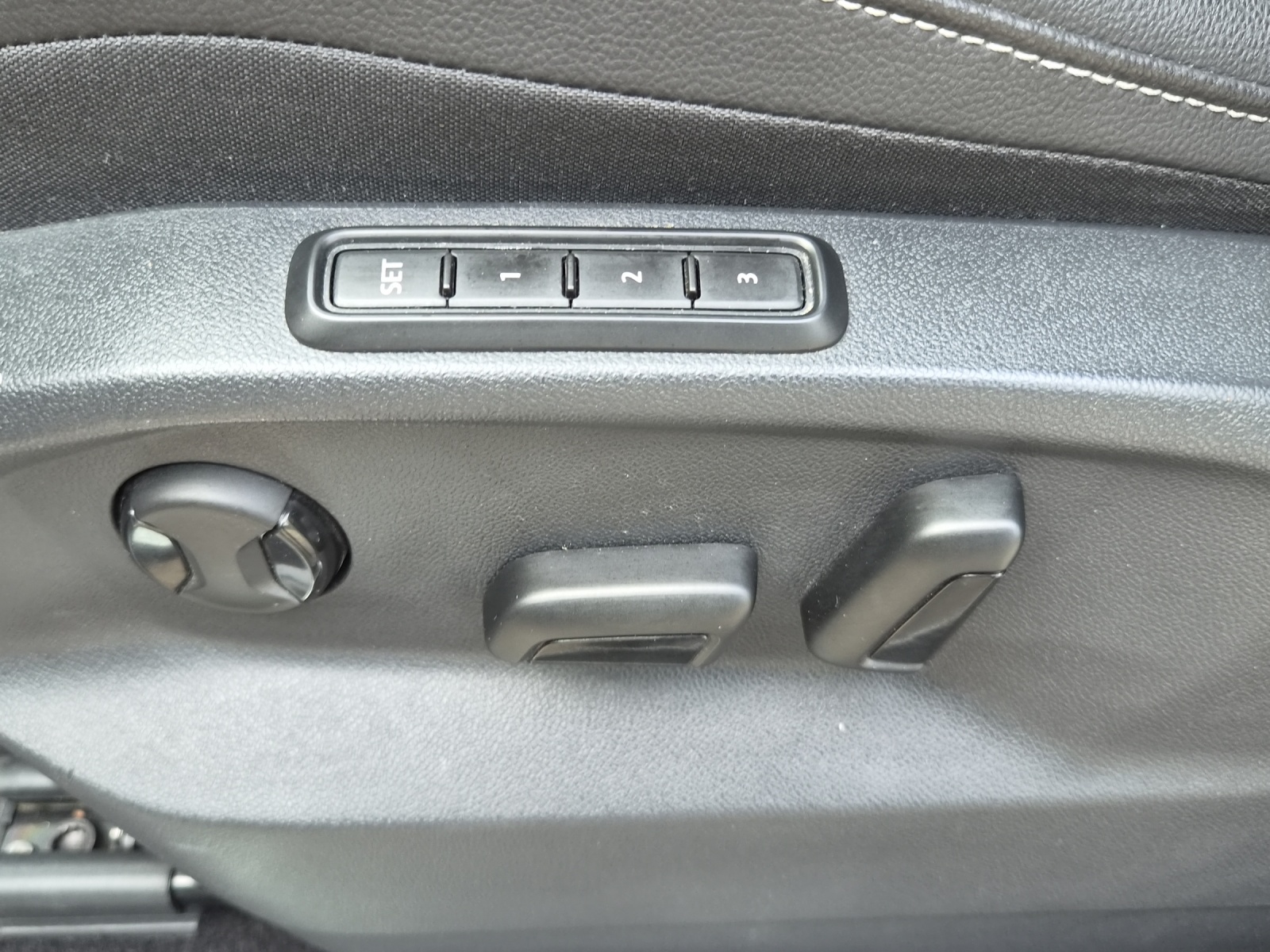 VW Tiguan 1.4TSI PHEV Selection DSG-image-12